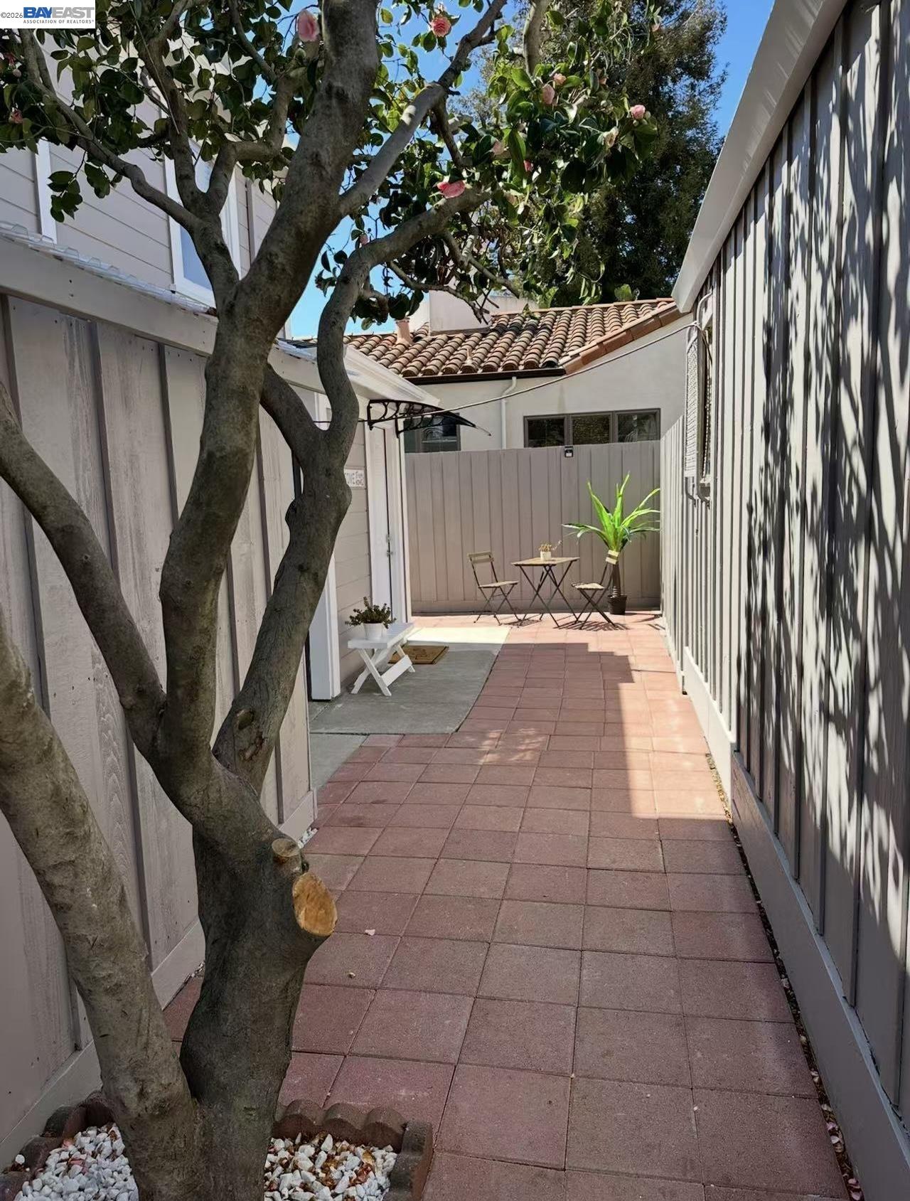 Detail Gallery Image 9 of 12 For 308 W Joaquin Ave, San Leandro,  CA 94577 - 2 Beds | 1/1 Baths