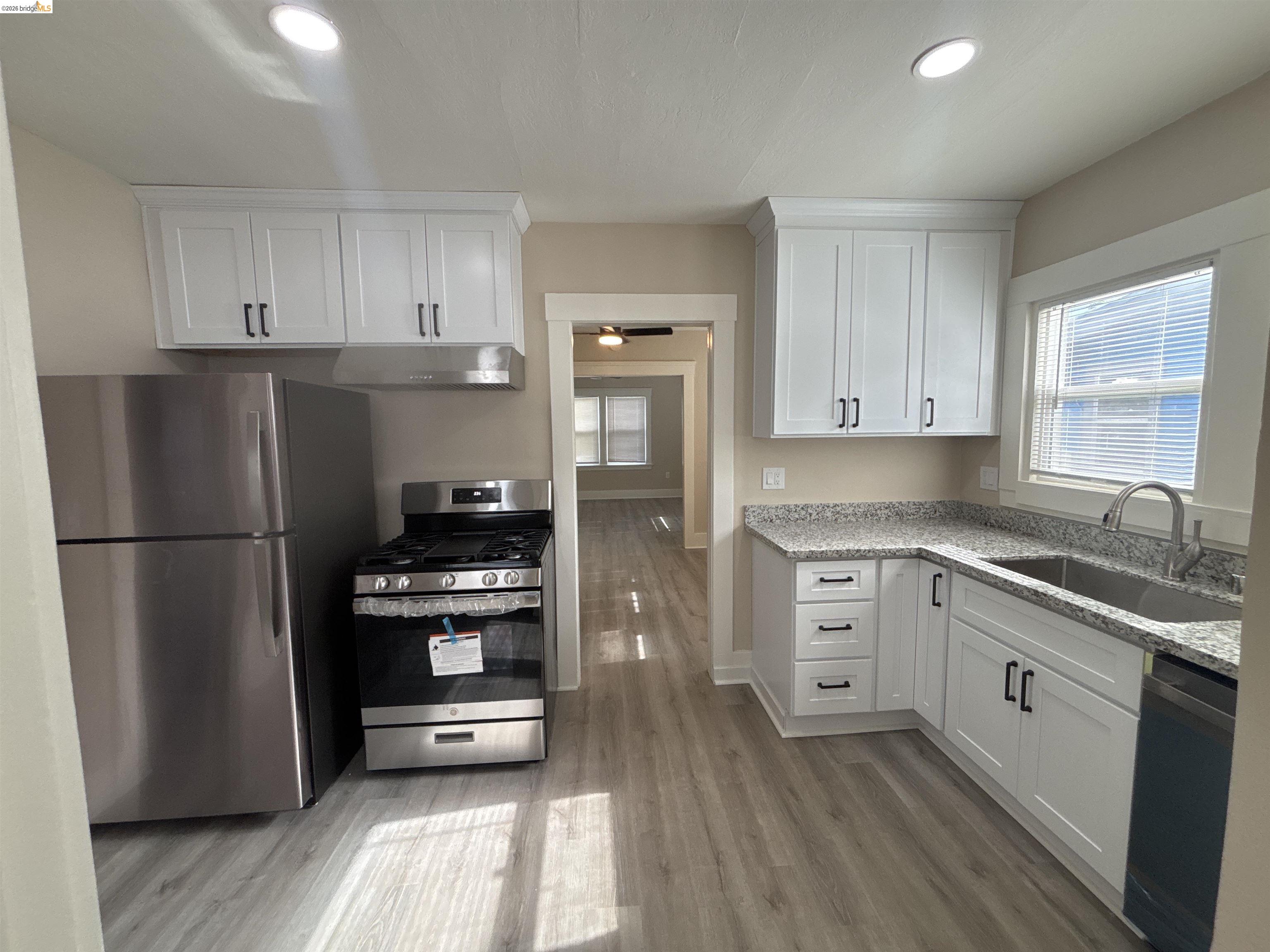 Front Image Thumbnail for EB41131862