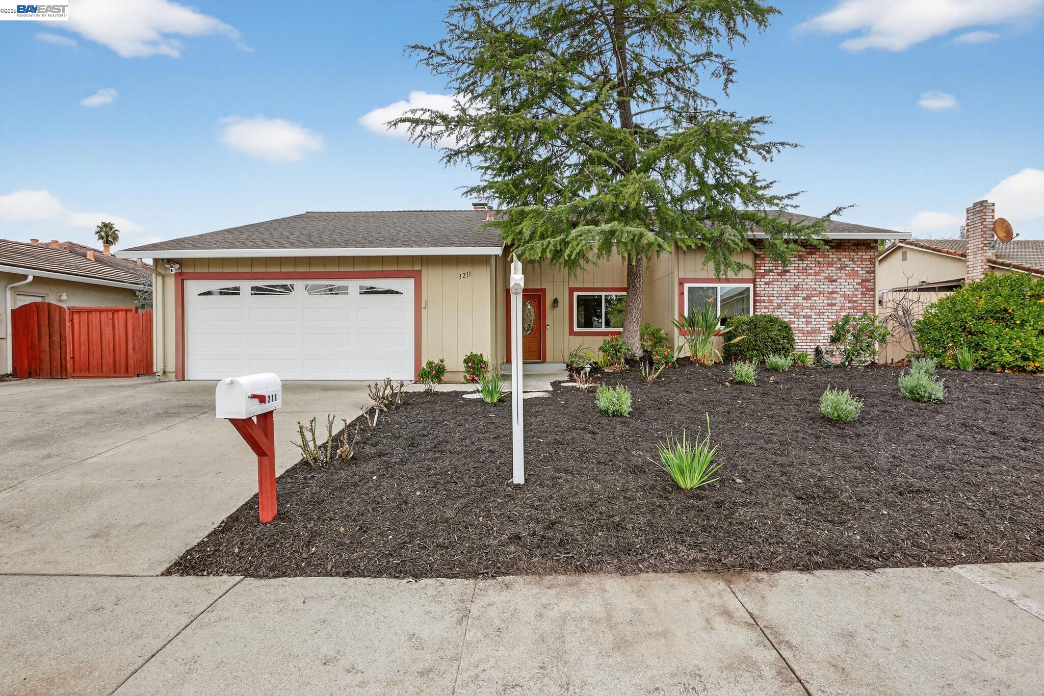 Detail Gallery Image 2 of 50 For 3211 De Anza Pl, San Ramon,  CA 94583 - 5 Beds | 2 Baths