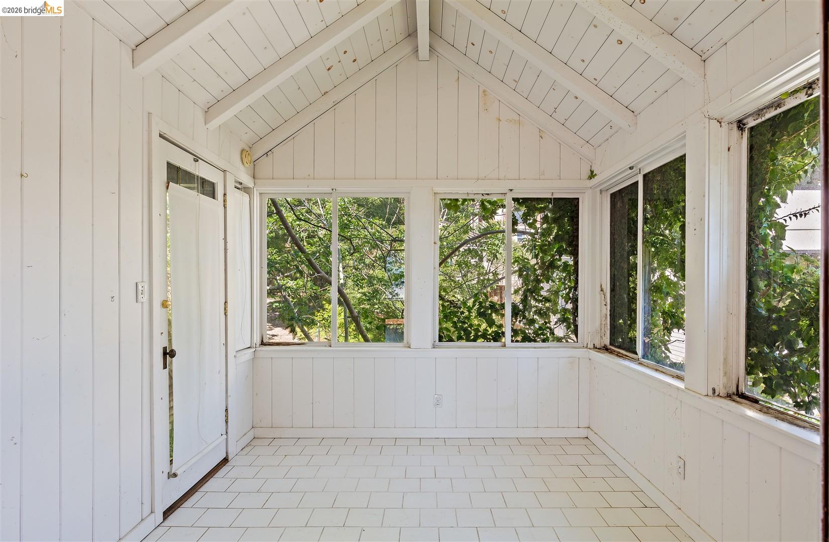 Detail Gallery Image 14 of 37 For 870 Keeler Ave, Berkeley,  CA 94708 - 3 Beds | 2 Baths