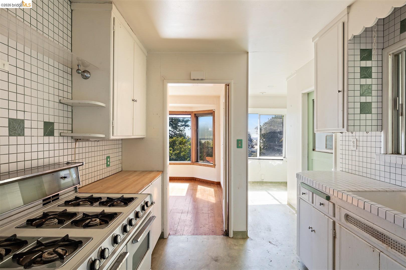 Detail Gallery Image 16 of 37 For 870 Keeler Ave, Berkeley,  CA 94708 - 3 Beds | 2 Baths