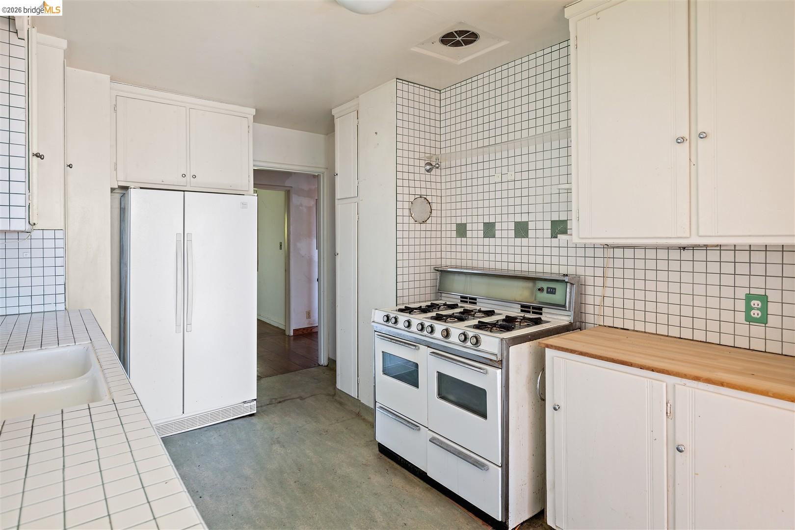 Detail Gallery Image 18 of 37 For 870 Keeler Ave, Berkeley,  CA 94708 - 3 Beds | 2 Baths