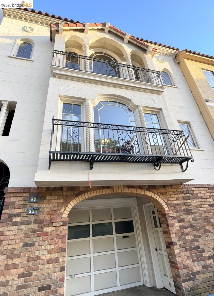 Detail Gallery Image 3 of 35 For 323 Lincoln Way, San Francisco,  CA 94122 - 2 Beds | 1 Baths