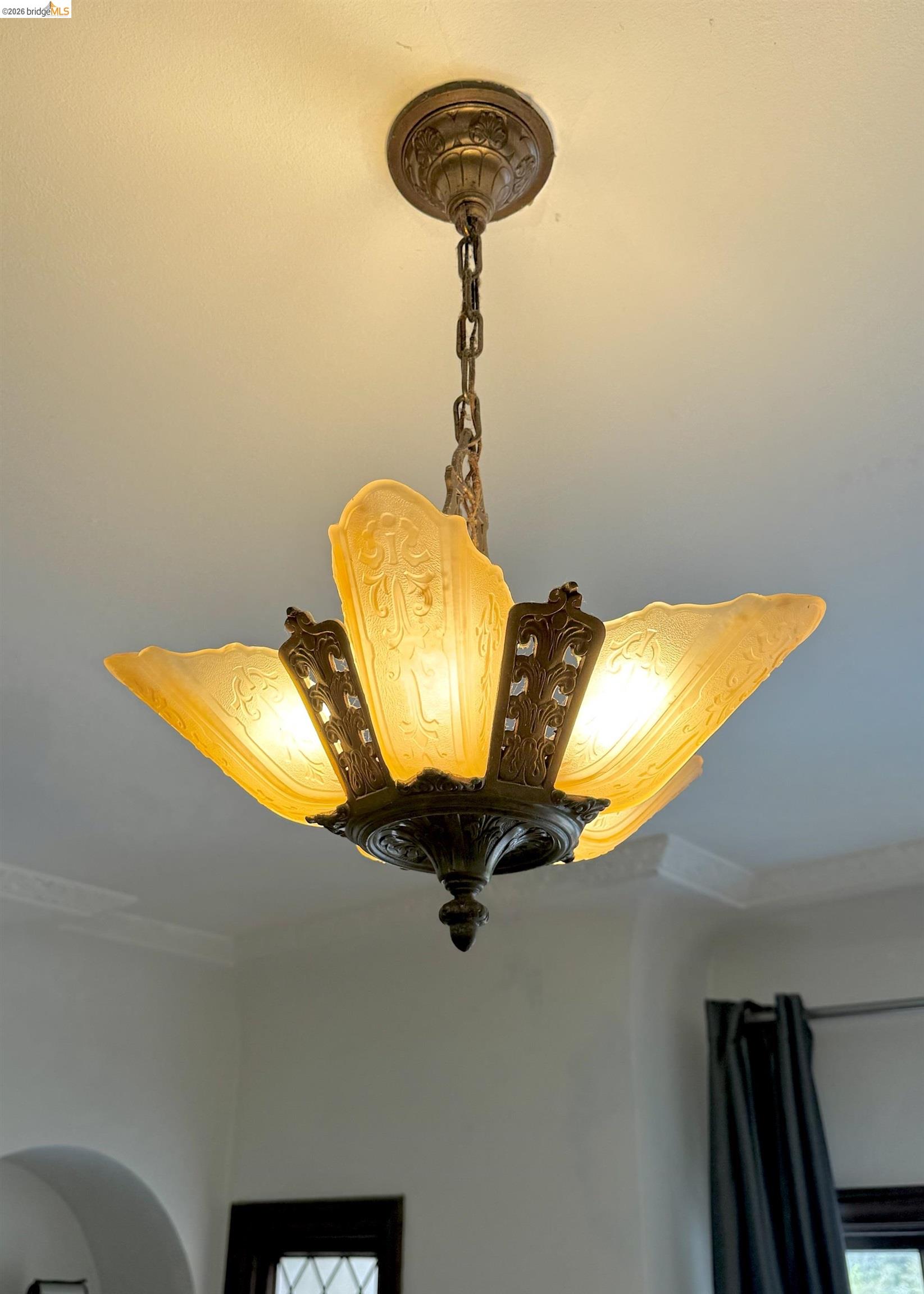 Detail Gallery Image 9 of 35 For 323 Lincoln Way, San Francisco,  CA 94122 - 2 Beds | 1 Baths