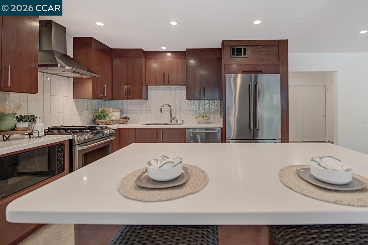 Photo #2: 41131871 Listing: Photo #2