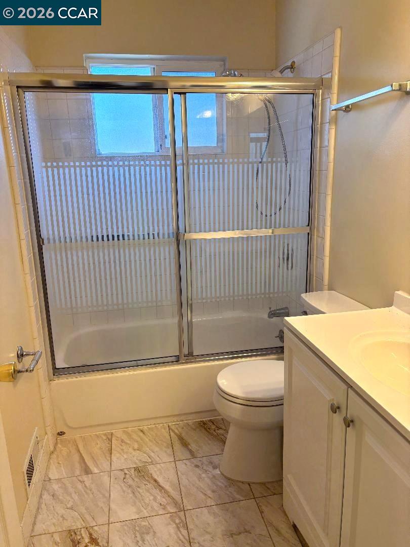 Detail Gallery Image 10 of 13 For 5505 Arizona Dr, Concord,  CA 94521 - 4 Beds | 2 Baths