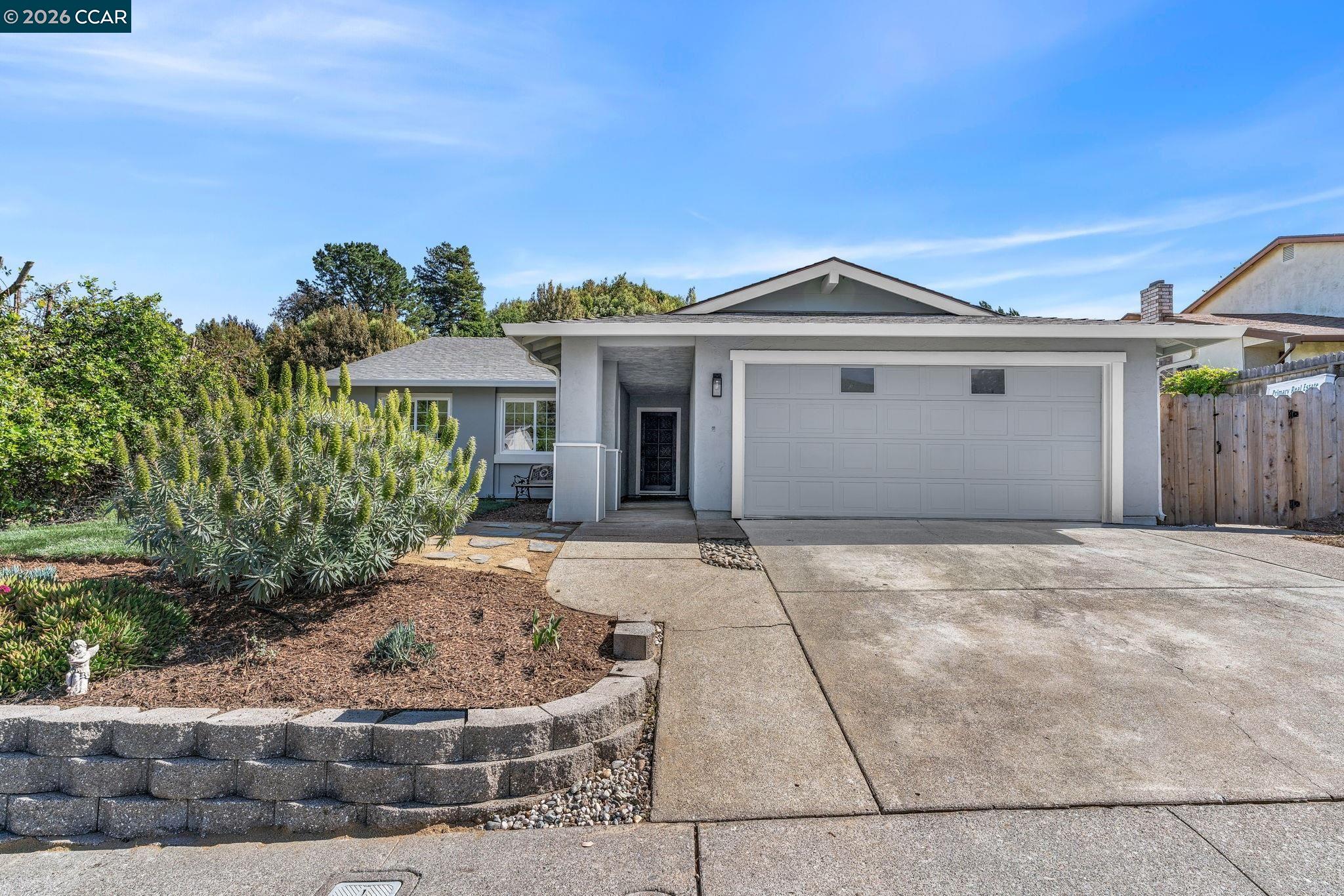 Detail Gallery Image 2 of 47 For 212 Panorama Dr, Benicia,  CA 94510 - 4 Beds | 2 Baths