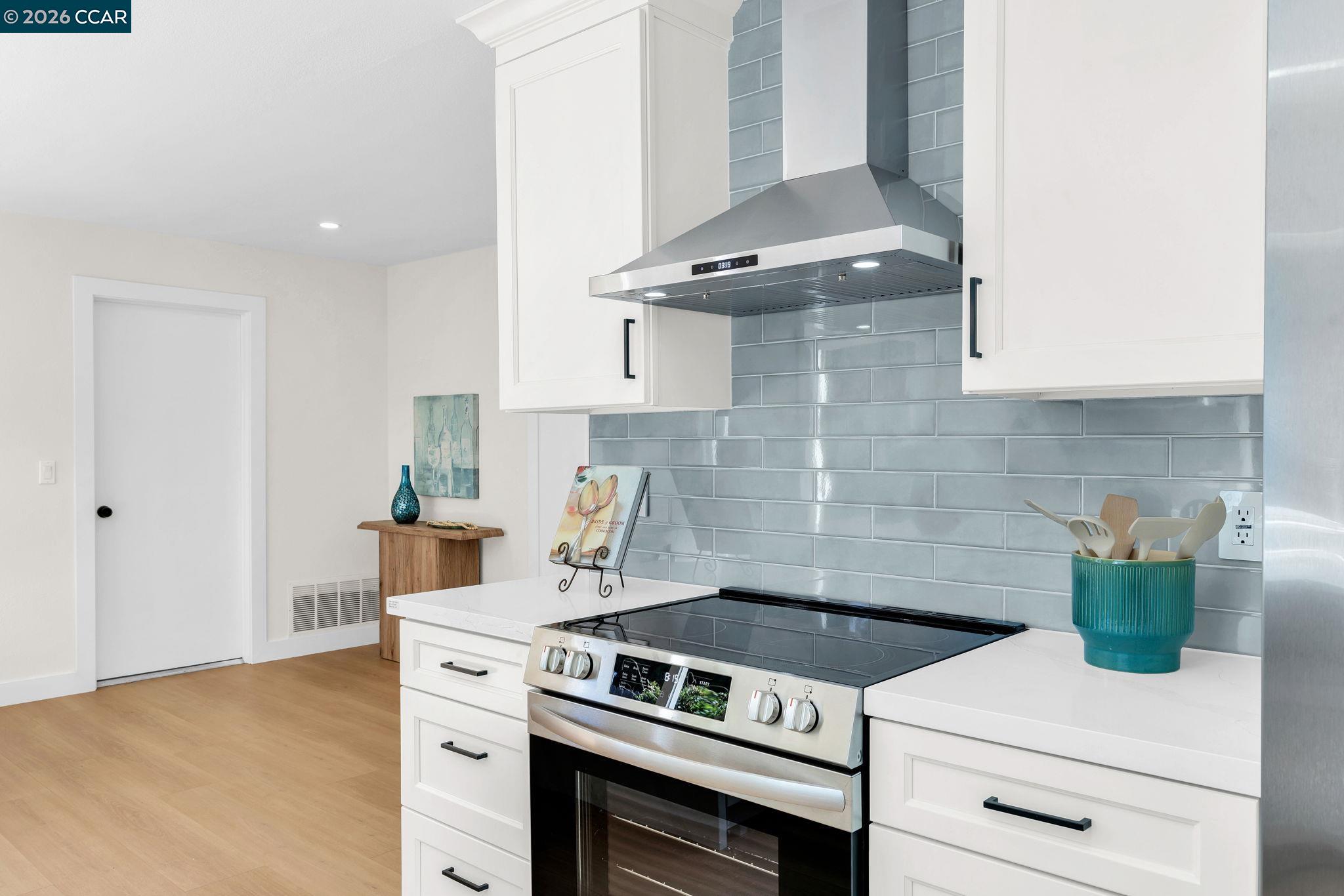 Detail Gallery Image 18 of 47 For 212 Panorama Dr, Benicia,  CA 94510 - 4 Beds | 2 Baths