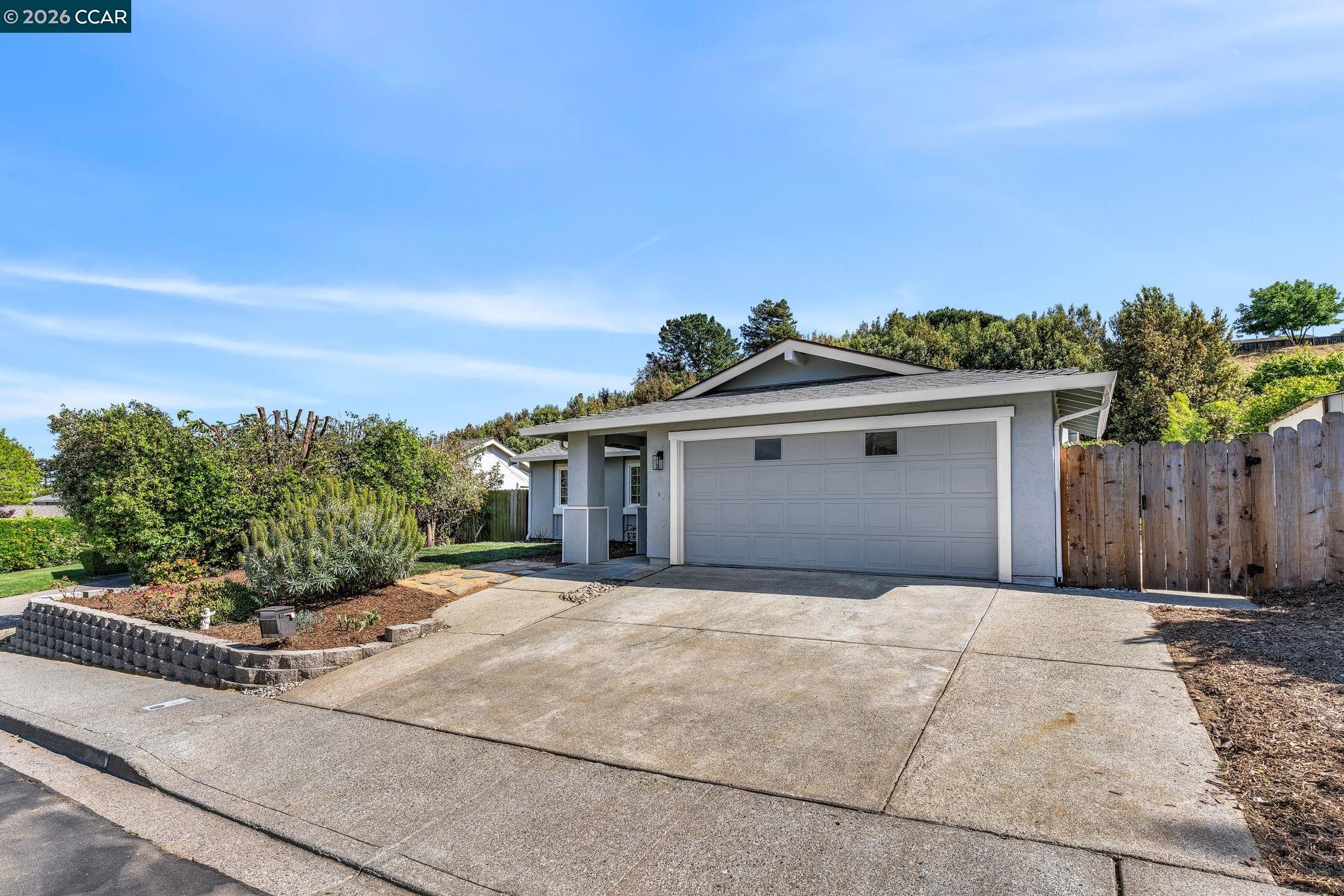 Detail Gallery Image 4 of 47 For 212 Panorama Dr, Benicia,  CA 94510 - 4 Beds | 2 Baths