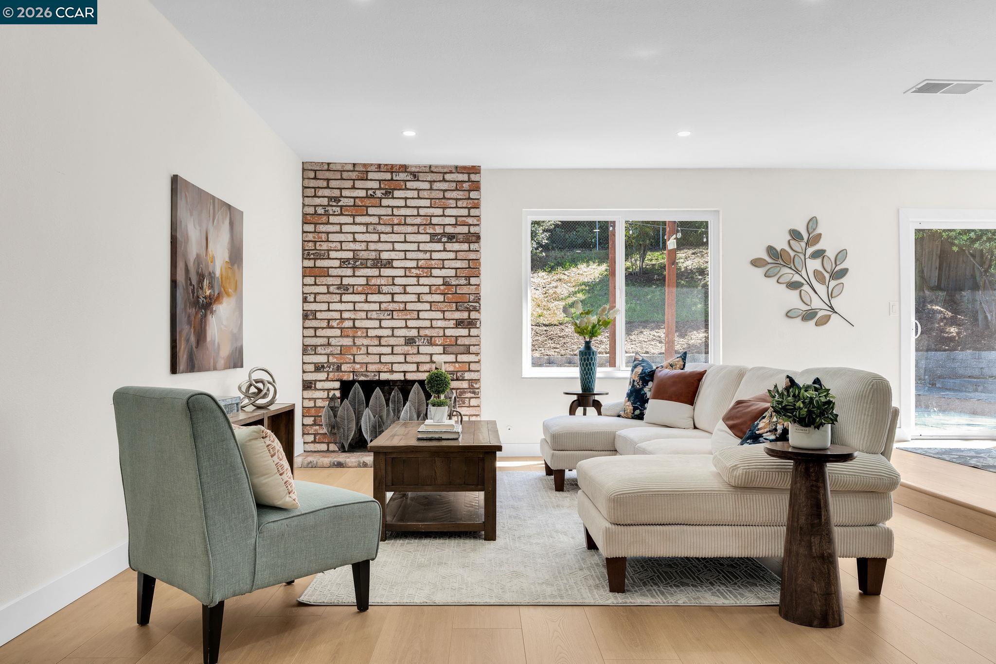 Detail Gallery Image 8 of 47 For 212 Panorama Dr, Benicia,  CA 94510 - 4 Beds | 2 Baths