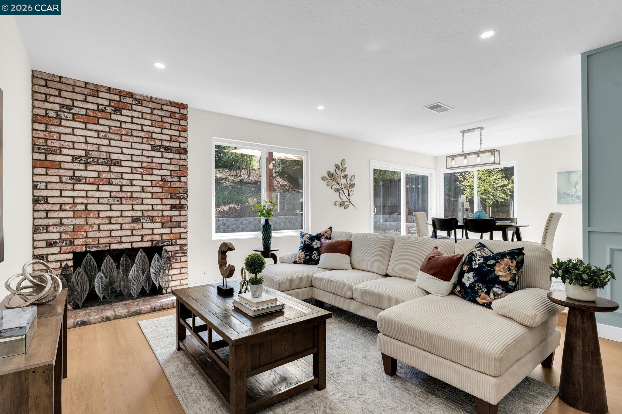 Detail Gallery Image 10 of 47 For 212 Panorama Dr, Benicia,  CA 94510 - 4 Beds | 2 Baths