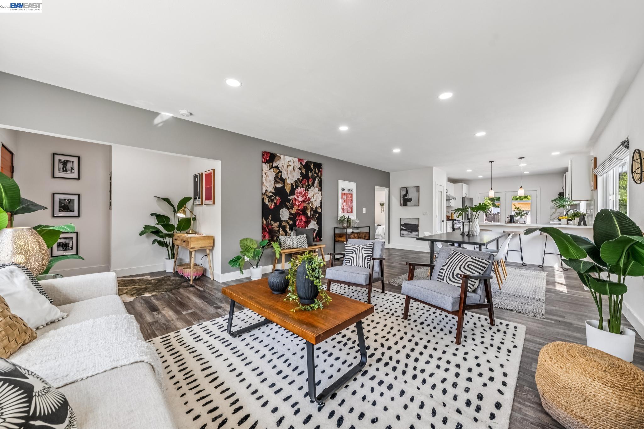 Detail Gallery Image 2 of 49 For 1539 Blake Street, Berkeley,  CA 94703 - 2 Beds | 1 Baths