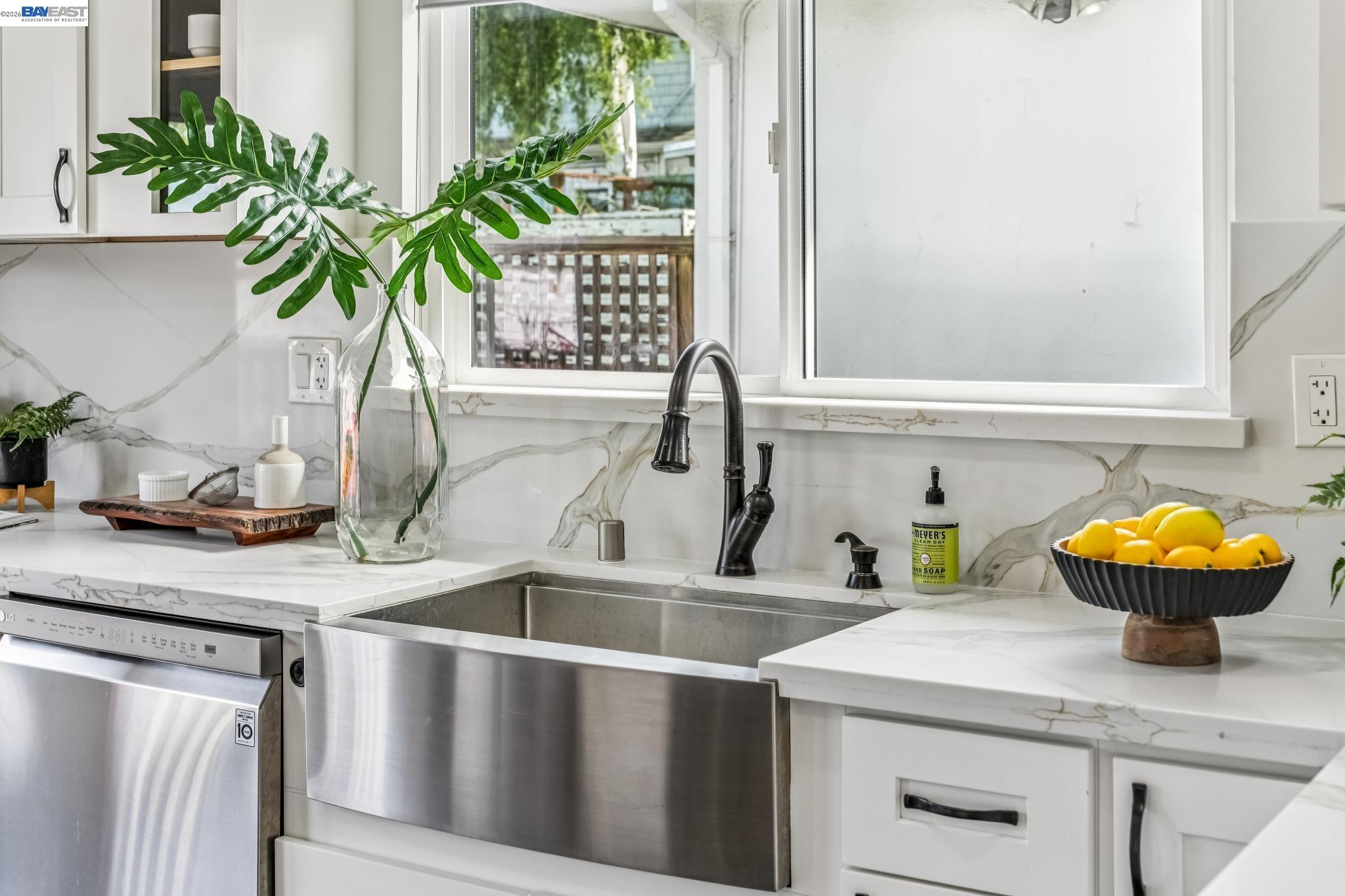 Detail Gallery Image 22 of 49 For 1539 Blake Street, Berkeley,  CA 94703 - 2 Beds | 1 Baths