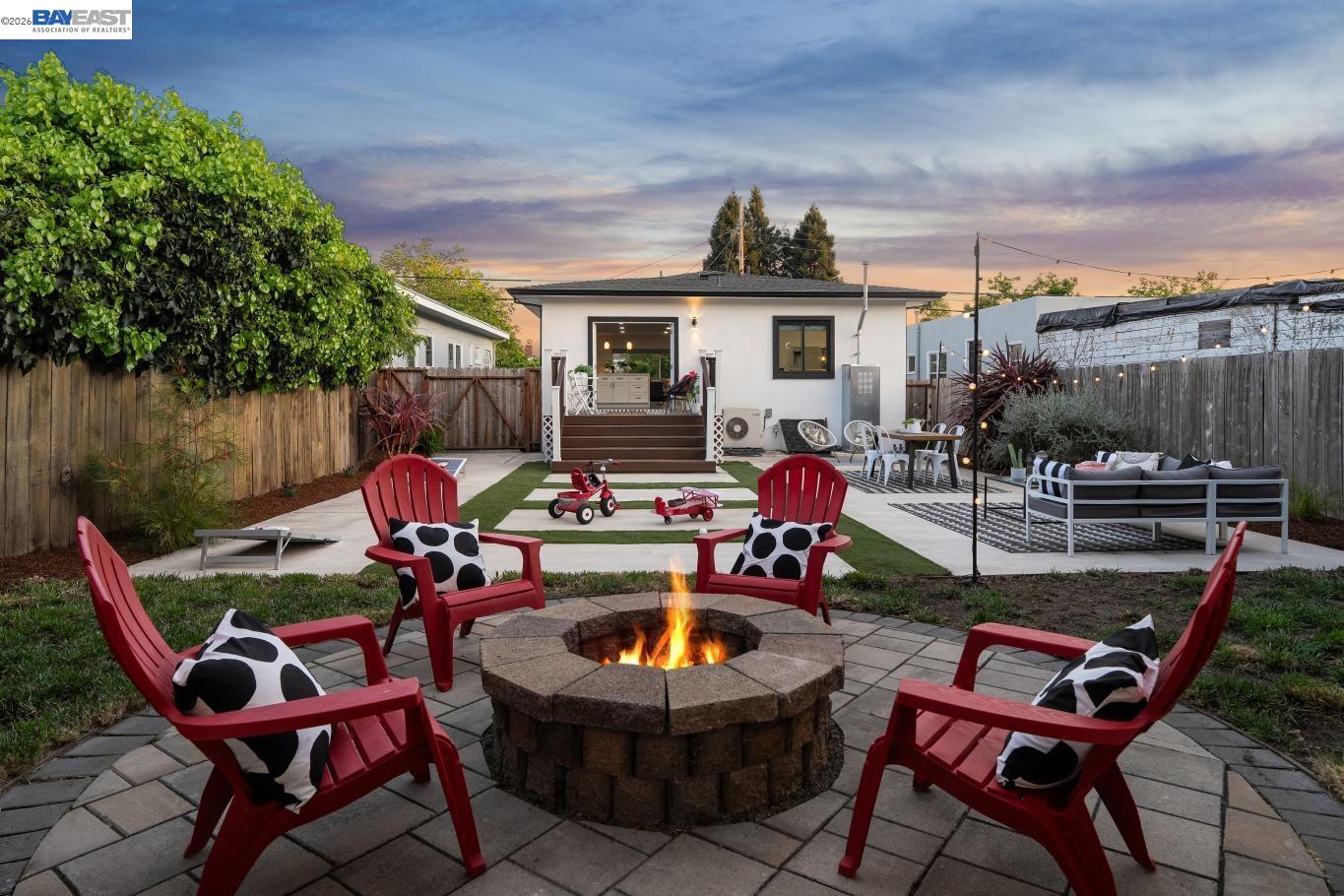 Detail Gallery Image 5 of 49 For 1539 Blake Street, Berkeley,  CA 94703 - 2 Beds | 1 Baths