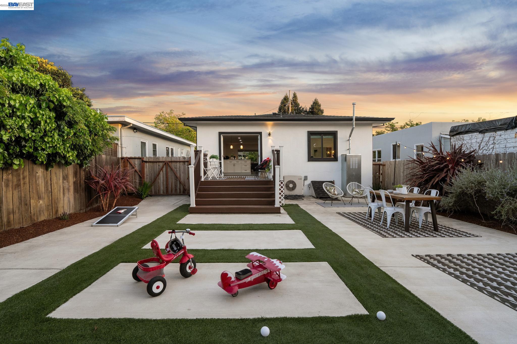 Detail Gallery Image 46 of 49 For 1539 Blake Street, Berkeley,  CA 94703 - 2 Beds | 1 Baths