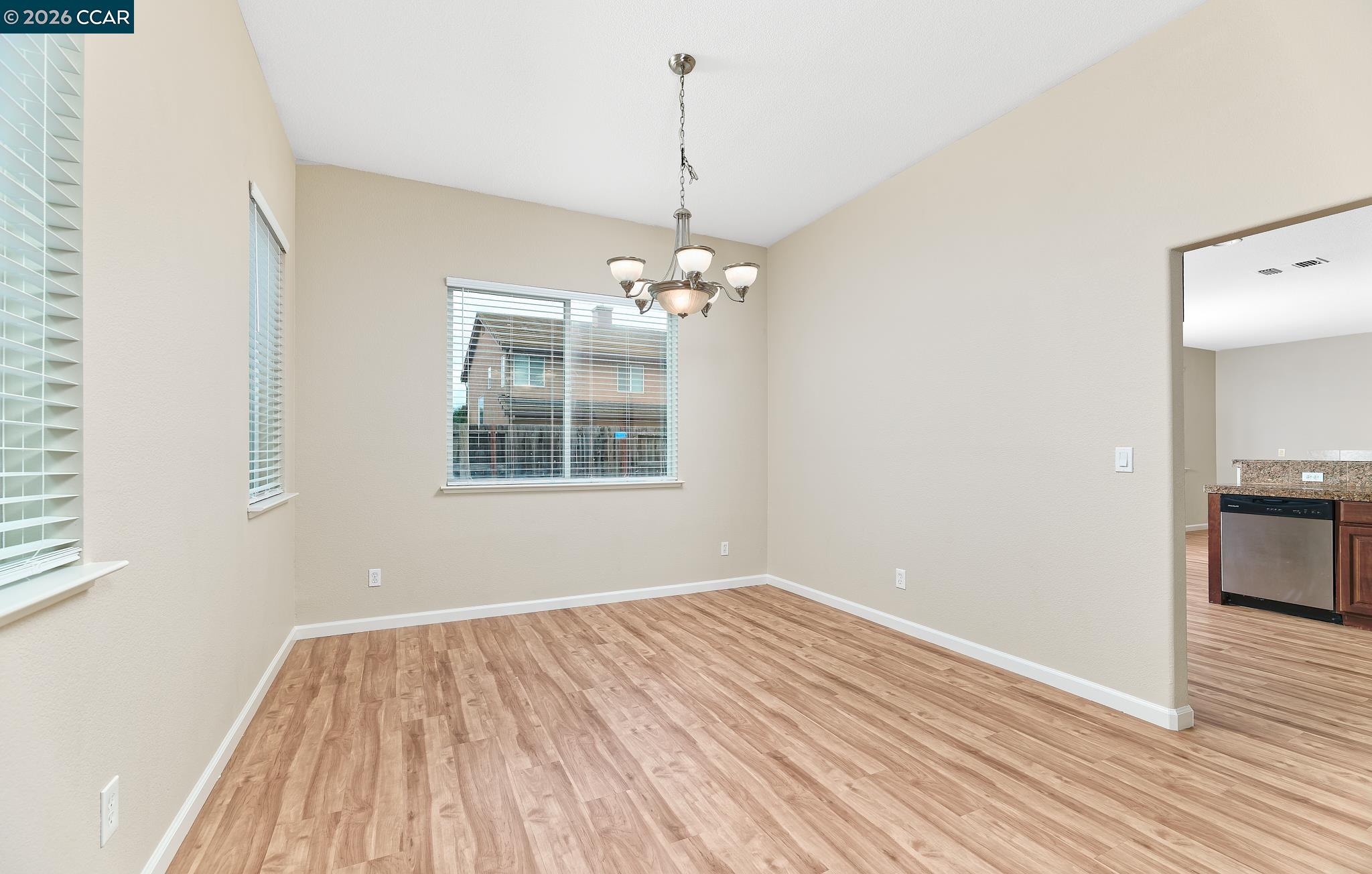 Detail Gallery Image 14 of 29 For 116 Travertine Ave, Lathrop,  CA 95330 - 5 Beds | 3 Baths