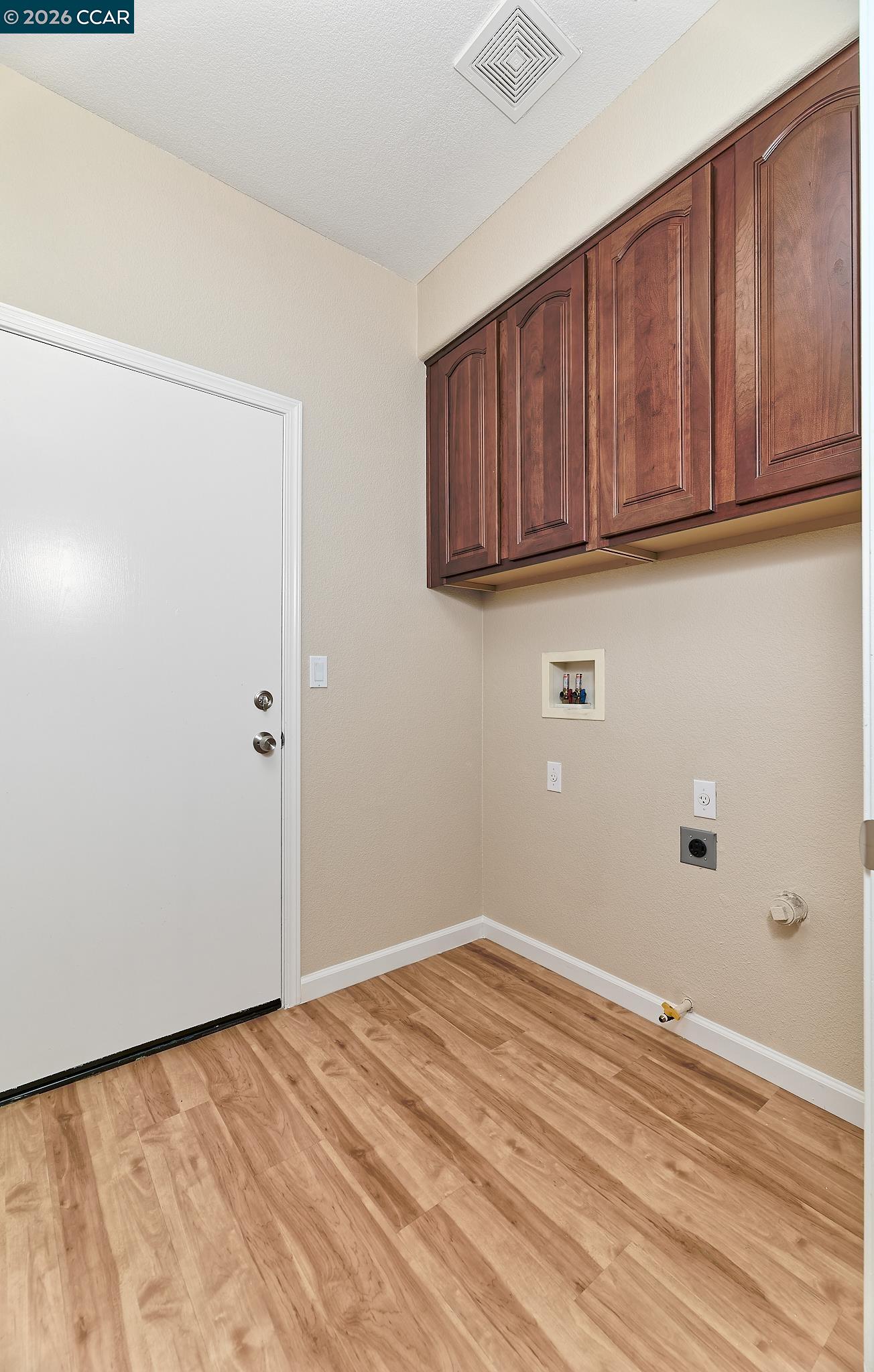 Detail Gallery Image 16 of 29 For 116 Travertine Ave, Lathrop,  CA 95330 - 5 Beds | 3 Baths