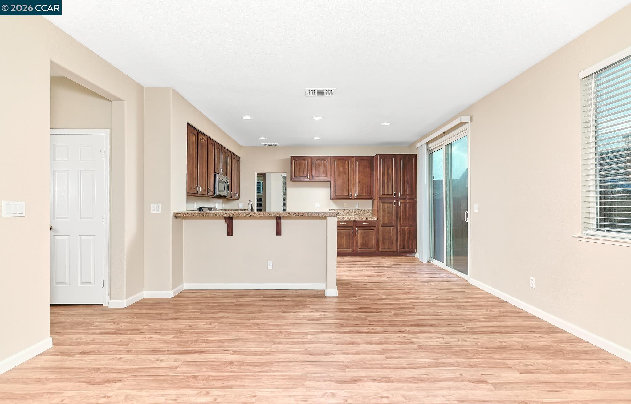 Detail Gallery Image 6 of 29 For 116 Travertine Ave, Lathrop,  CA 95330 - 5 Beds | 3 Baths