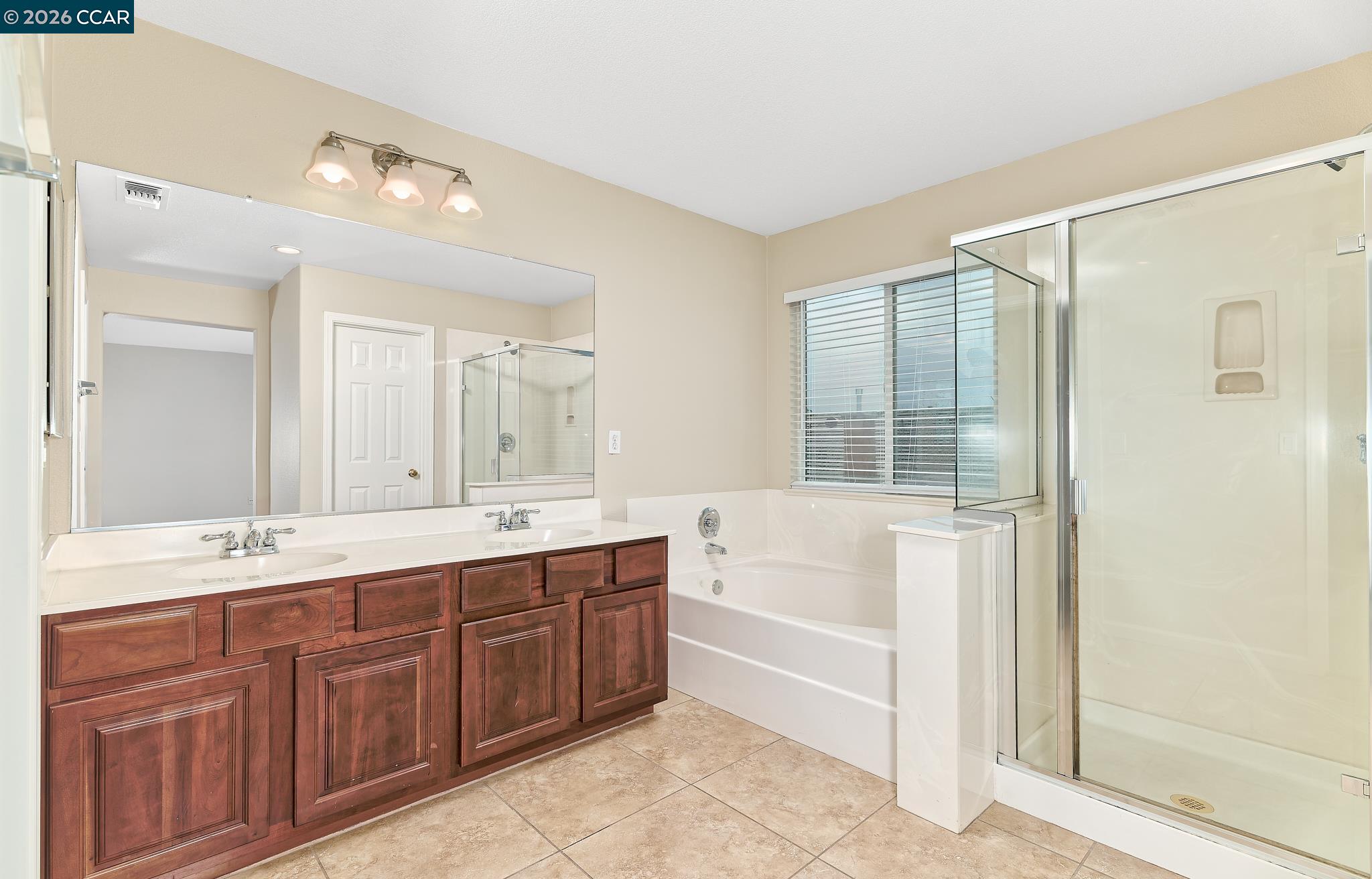 Detail Gallery Image 7 of 29 For 116 Travertine Ave, Lathrop,  CA 95330 - 5 Beds | 3 Baths