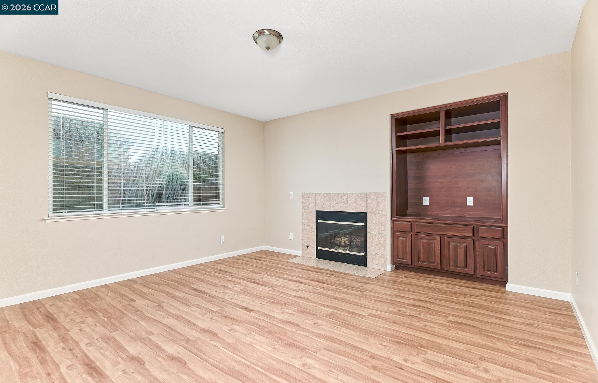 Detail Gallery Image 10 of 29 For 116 Travertine Ave, Lathrop,  CA 95330 - 5 Beds | 3 Baths