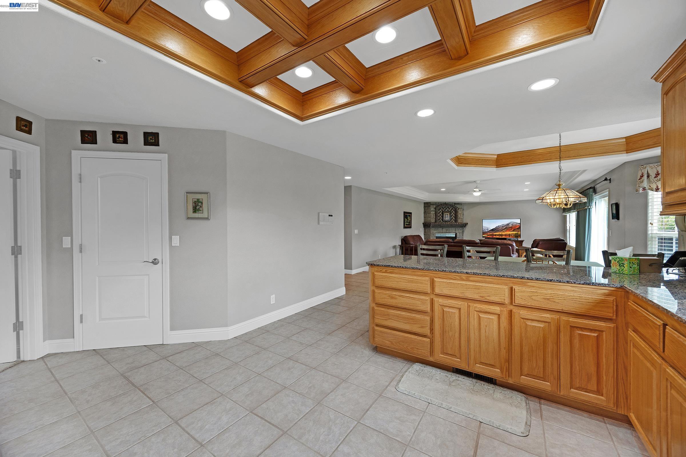 Detail Gallery Image 13 of 44 For 1680 Sorrento Pl, Livermore,  CA 94550 - 5 Beds | 3/1 Baths