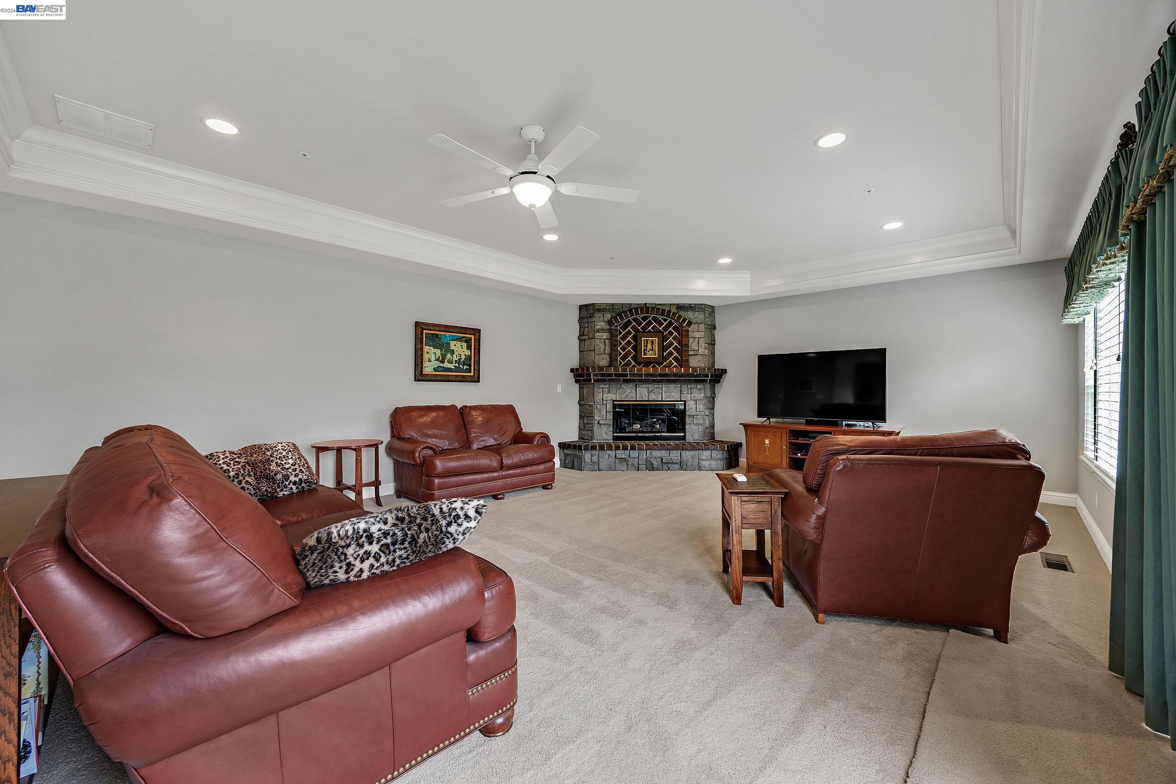 Detail Gallery Image 16 of 44 For 1680 Sorrento Pl, Livermore,  CA 94550 - 5 Beds | 3/1 Baths