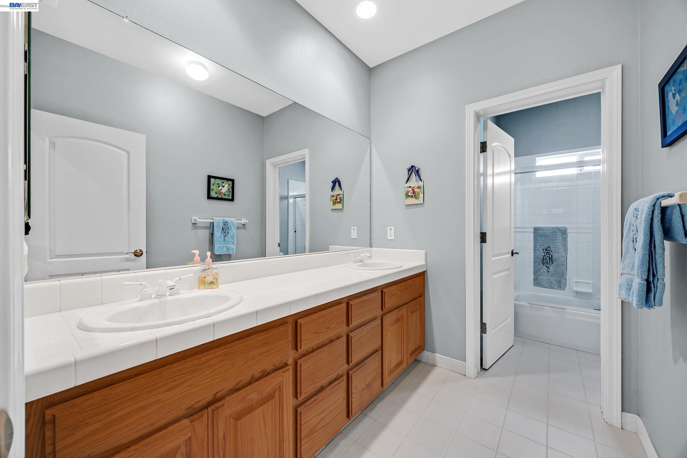 Detail Gallery Image 36 of 44 For 1680 Sorrento Pl, Livermore,  CA 94550 - 5 Beds | 3/1 Baths