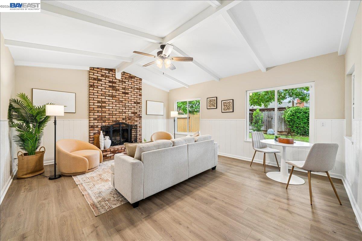 Detail Gallery Image 15 of 40 For 409 Alameda Dr, Livermore,  CA 94551 - 4 Beds | 2 Baths