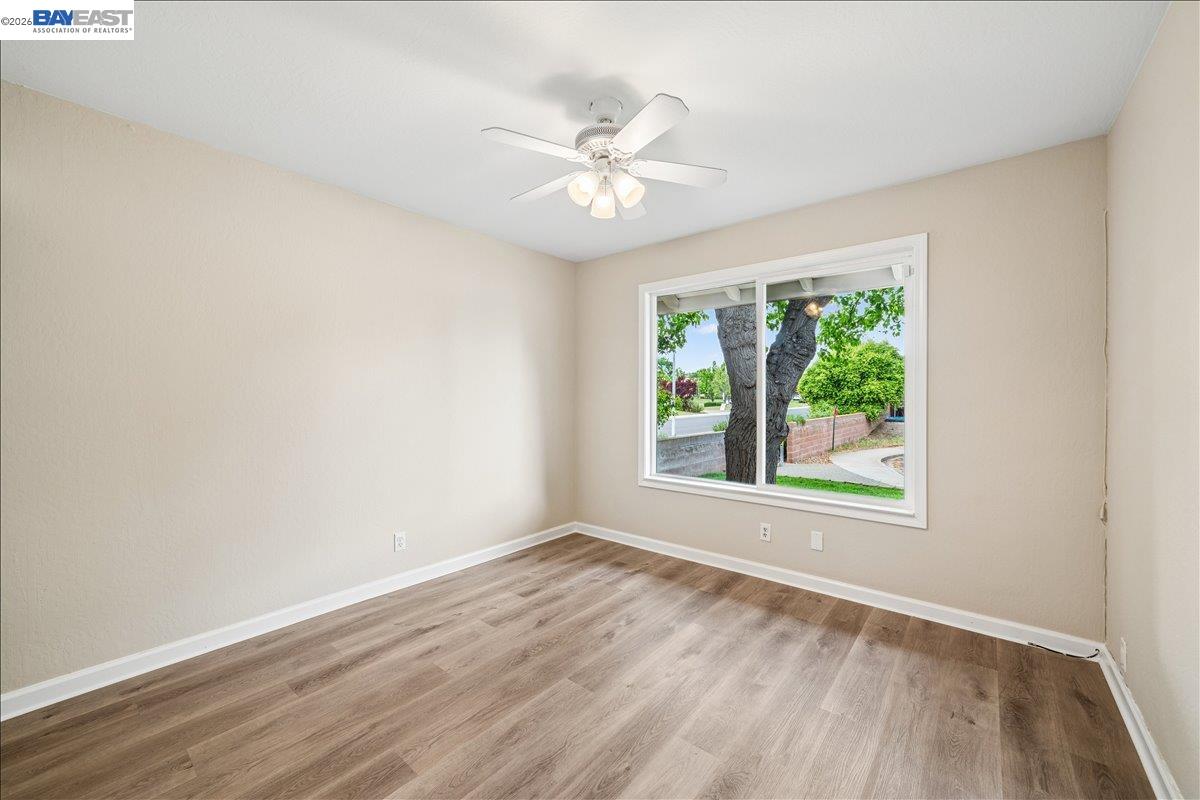 Detail Gallery Image 23 of 40 For 409 Alameda Dr, Livermore,  CA 94551 - 4 Beds | 2 Baths