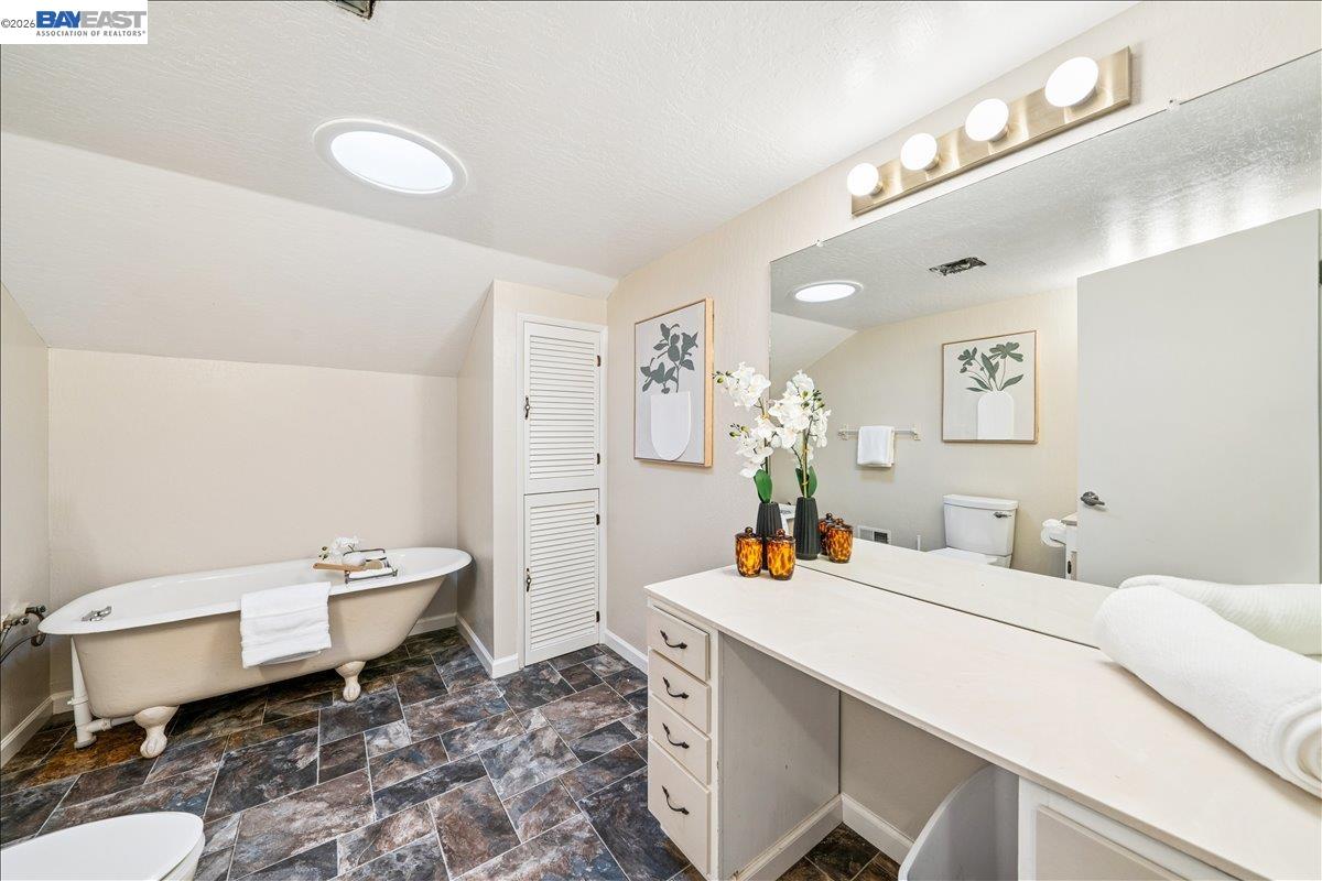 Detail Gallery Image 27 of 40 For 409 Alameda Dr, Livermore,  CA 94551 - 4 Beds | 2 Baths
