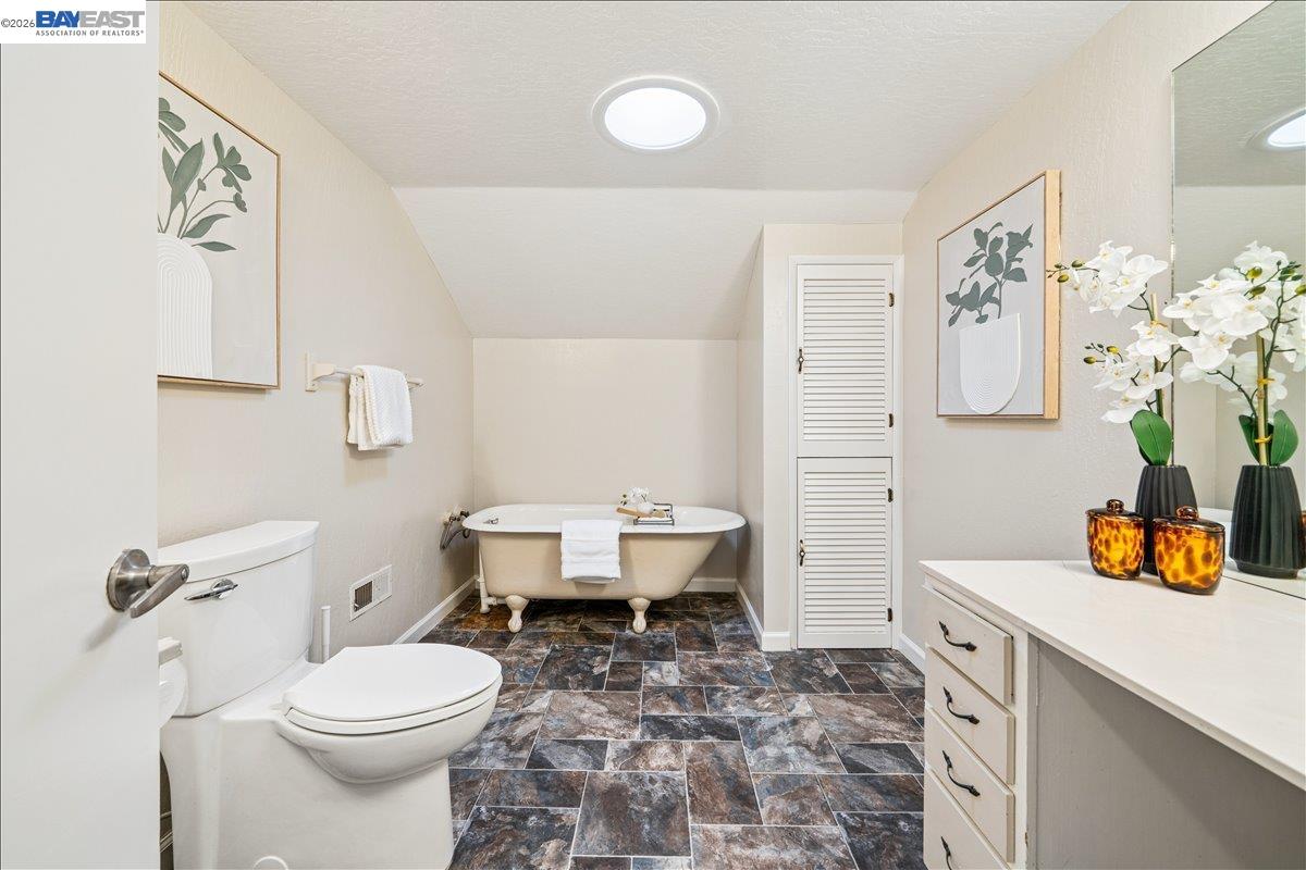 Detail Gallery Image 28 of 40 For 409 Alameda Dr, Livermore,  CA 94551 - 4 Beds | 2 Baths