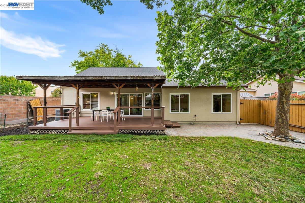 Detail Gallery Image 38 of 40 For 409 Alameda Dr, Livermore,  CA 94551 - 4 Beds | 2 Baths