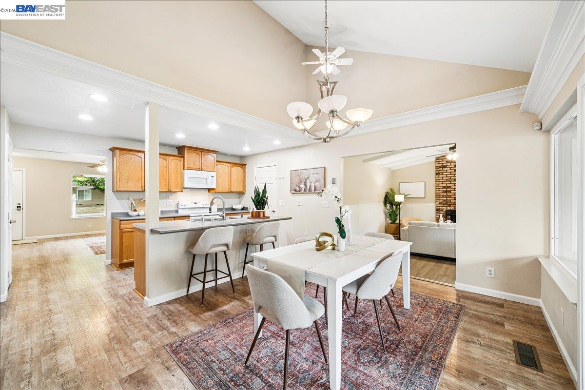 Detail Gallery Image 6 of 40 For 409 Alameda Dr, Livermore,  CA 94551 - 4 Beds | 2 Baths