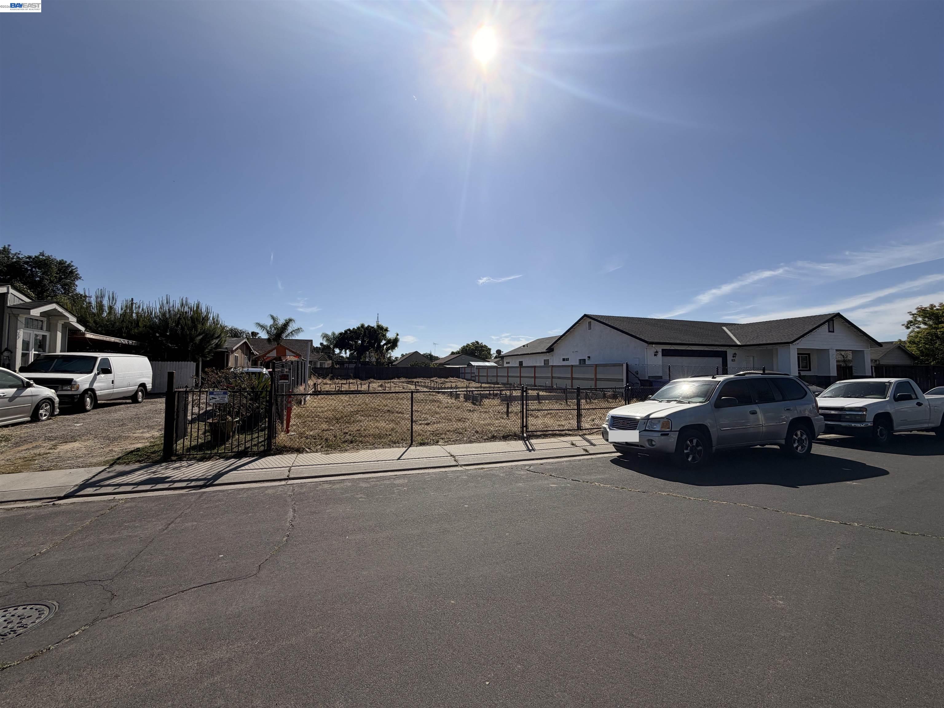 Detail Gallery Image 2 of 11 For 410 Montague Ct, Modesto,  CA 95351 - – Beds | – Baths