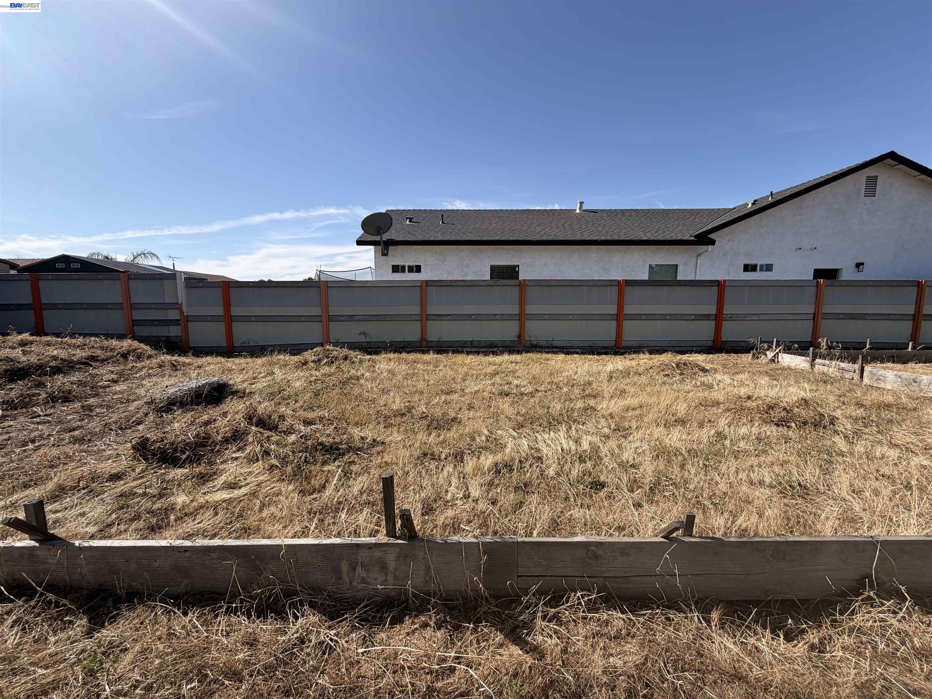 Detail Gallery Image 4 of 11 For 410 Montague Ct, Modesto,  CA 95351 - – Beds | – Baths