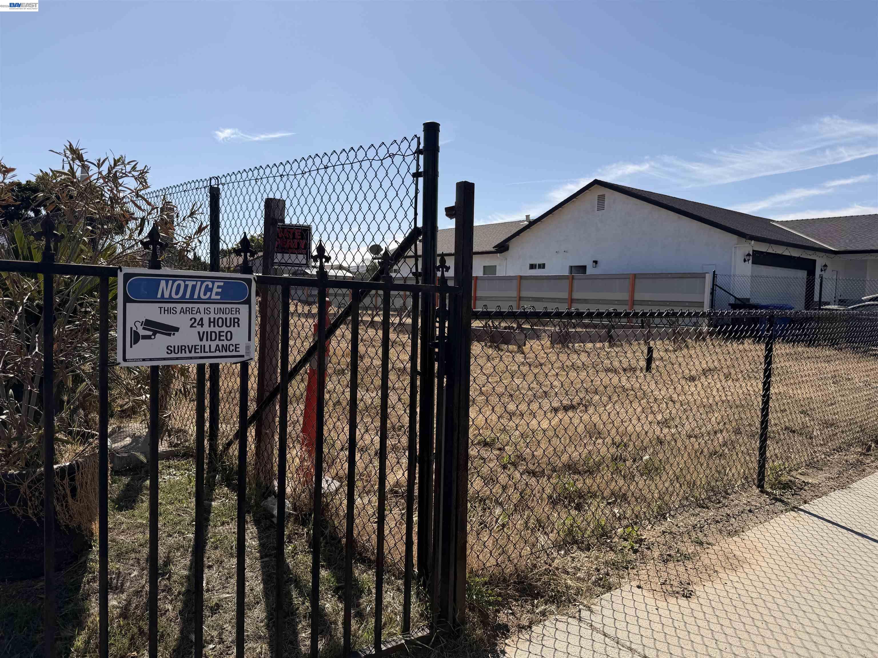 Detail Gallery Image 6 of 11 For 410 Montague Ct, Modesto,  CA 95351 - – Beds | – Baths