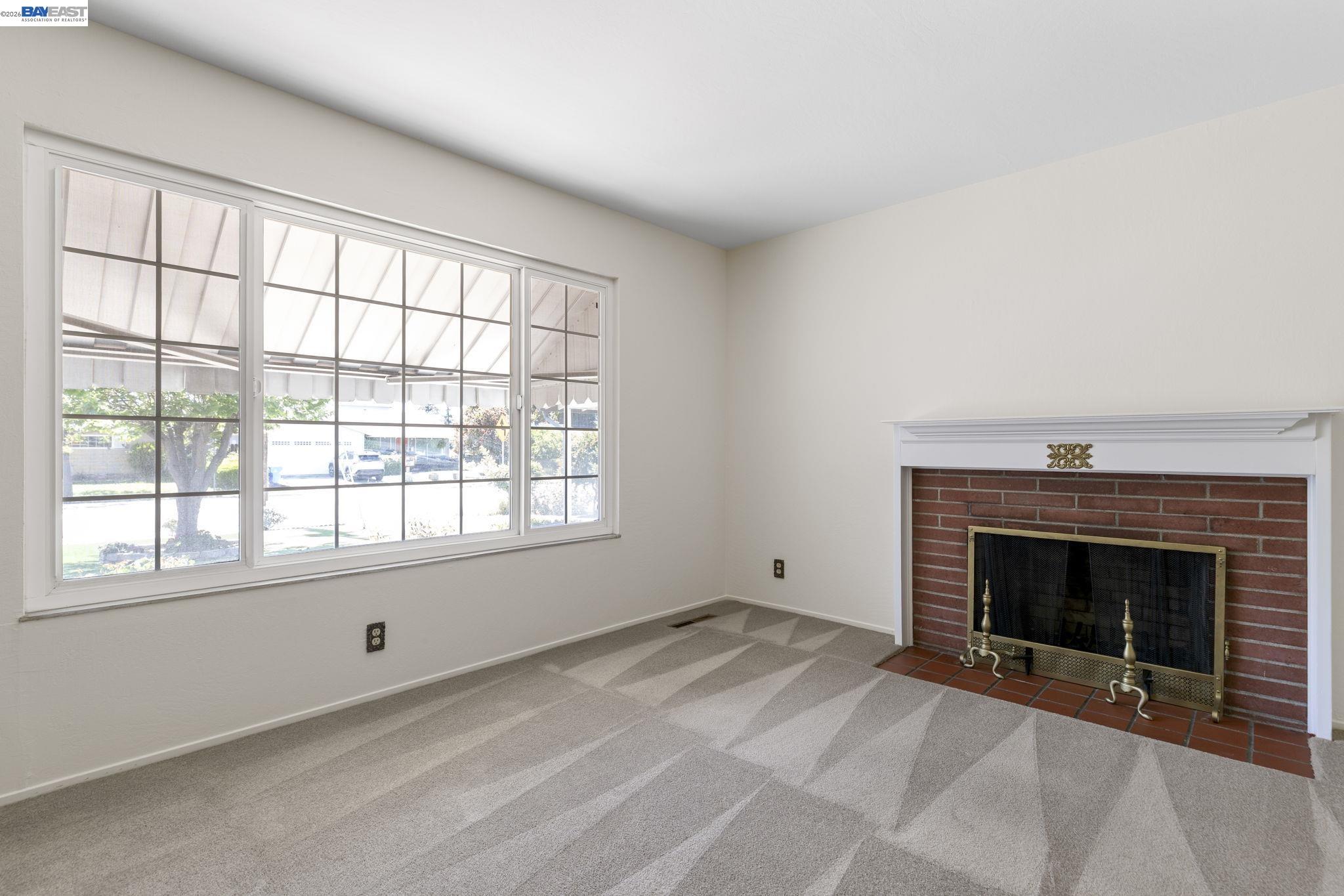 Detail Gallery Image 6 of 46 For 40272 Davis St, Fremont,  CA 94538 - 4 Beds | 2/1 Baths