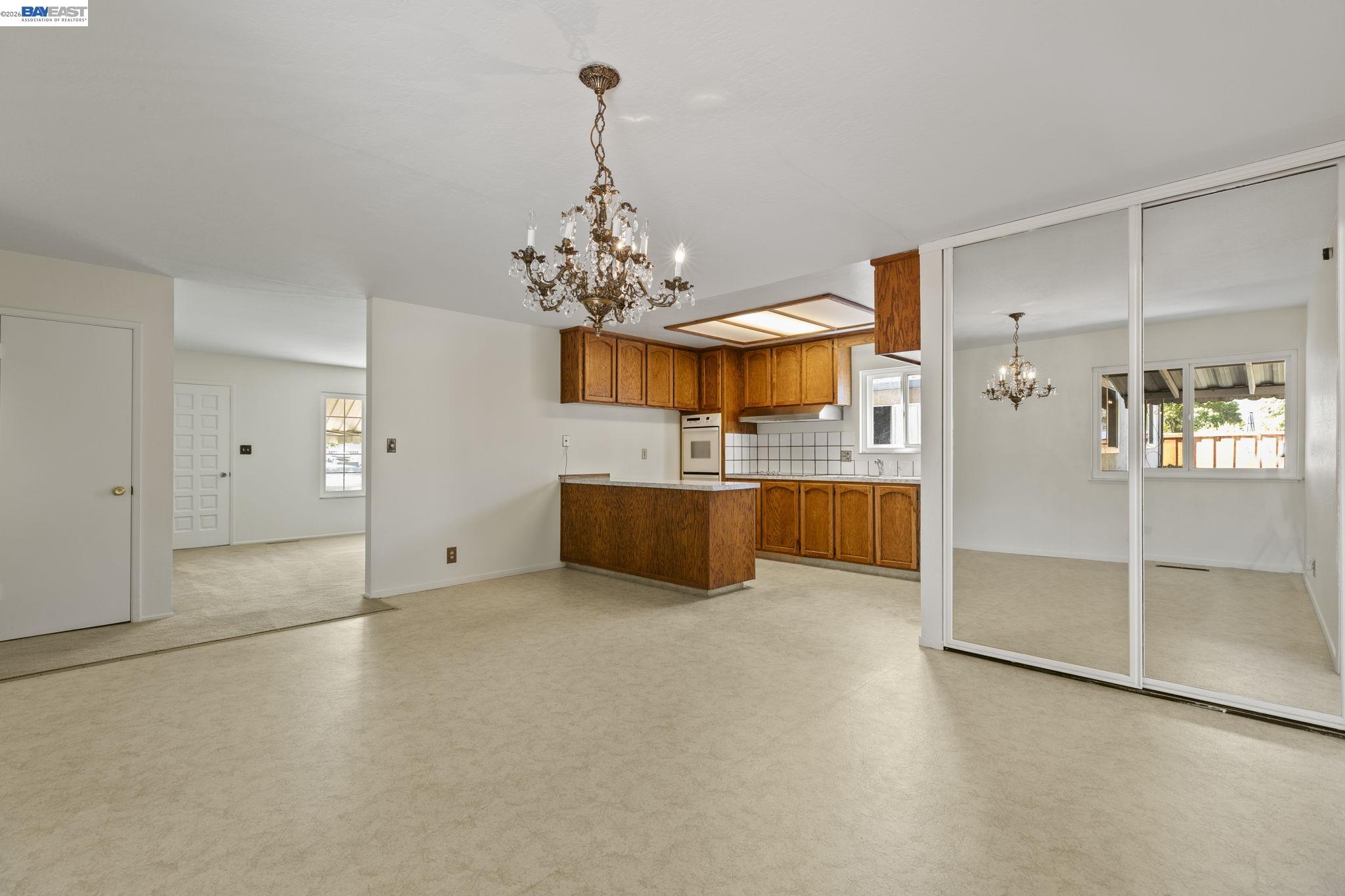 Detail Gallery Image 7 of 46 For 40272 Davis St, Fremont,  CA 94538 - 4 Beds | 2/1 Baths