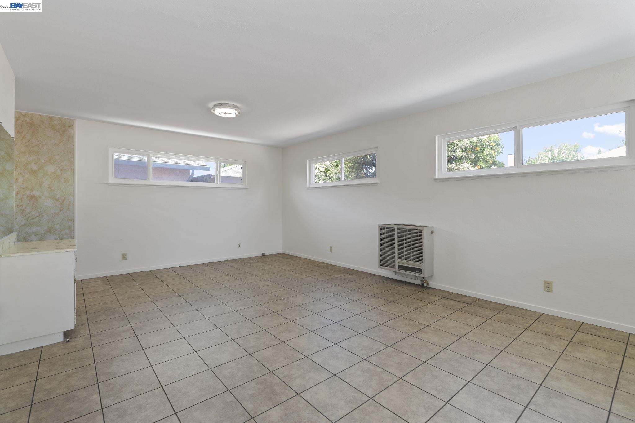 Detail Gallery Image 13 of 46 For 40272 Davis St, Fremont,  CA 94538 - 4 Beds | 2/1 Baths