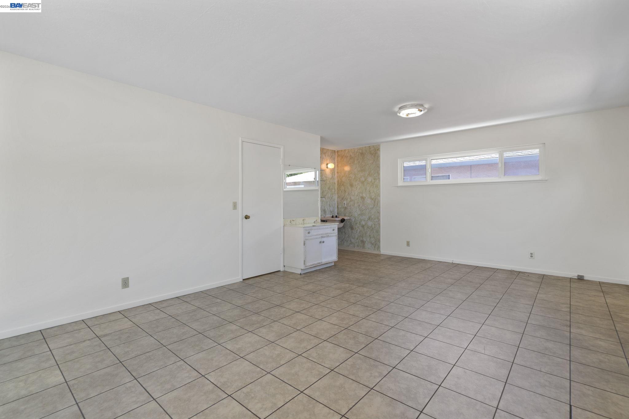 Detail Gallery Image 14 of 46 For 40272 Davis St, Fremont,  CA 94538 - 4 Beds | 2/1 Baths