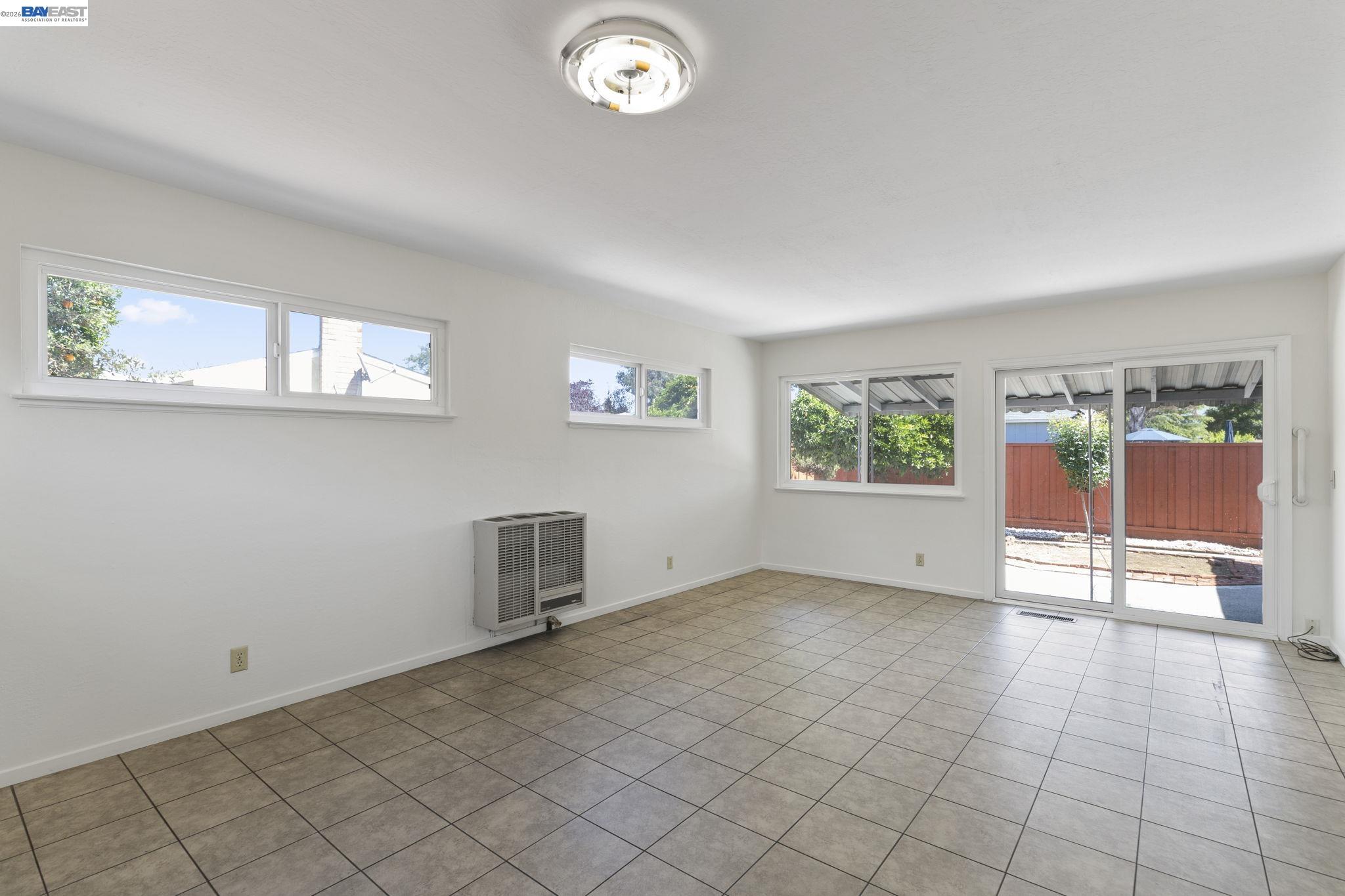 Detail Gallery Image 15 of 46 For 40272 Davis St, Fremont,  CA 94538 - 4 Beds | 2/1 Baths