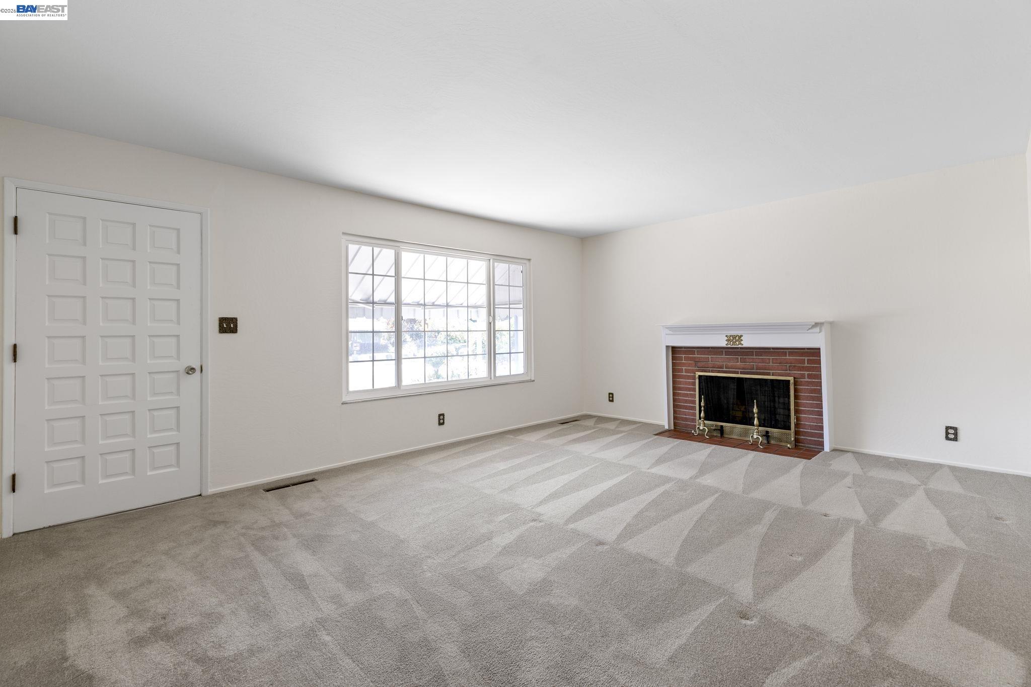 Detail Gallery Image 4 of 46 For 40272 Davis St, Fremont,  CA 94538 - 4 Beds | 2/1 Baths