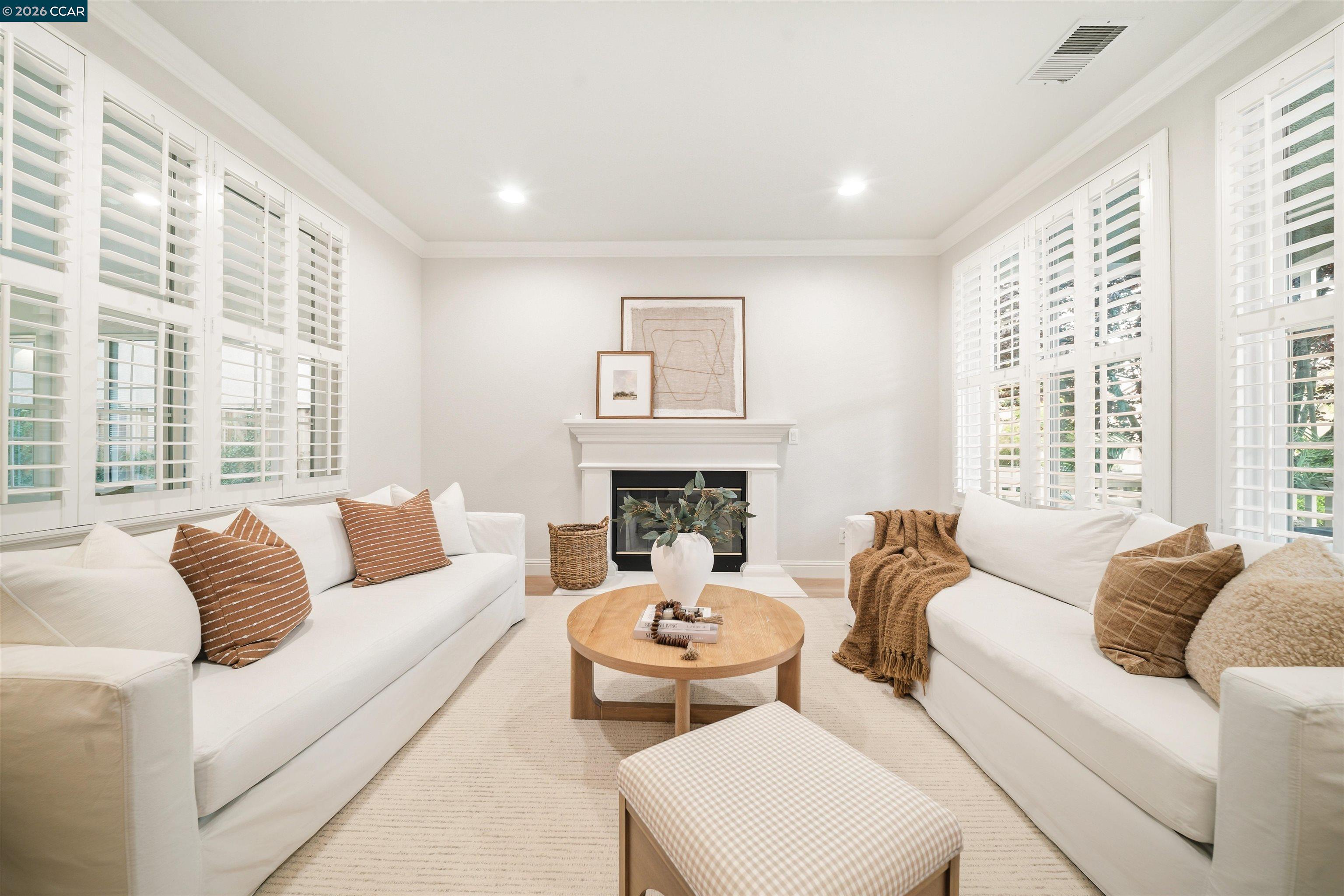 Detail Gallery Image 4 of 35 For 1926 Barossa Dr, San Ramon,  CA 94582 - 5 Beds | 3 Baths