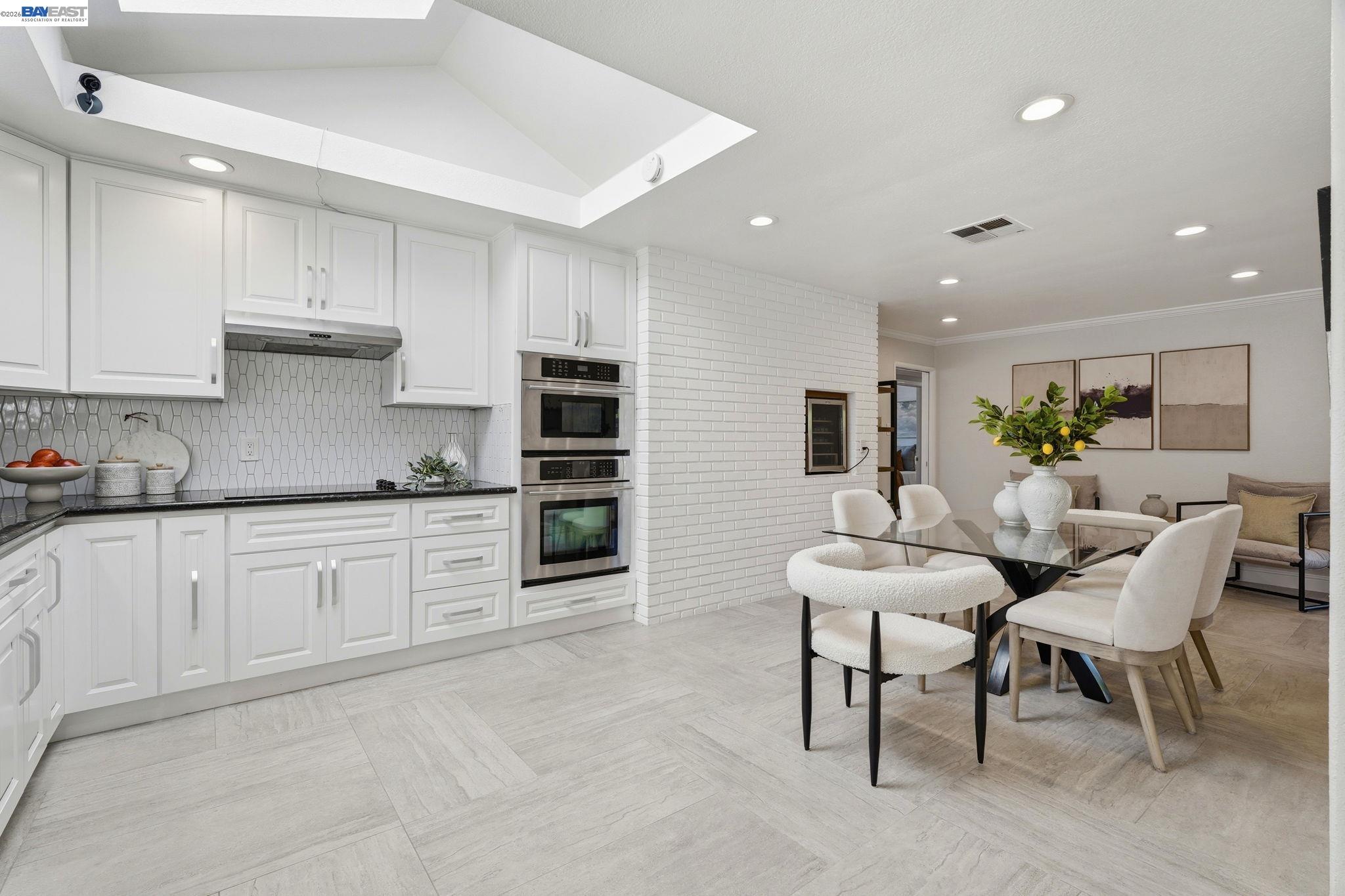 Detail Gallery Image 5 of 33 For 38048 Palmer Dr, Fremont,  CA 94536 - 4 Beds | 2/1 Baths