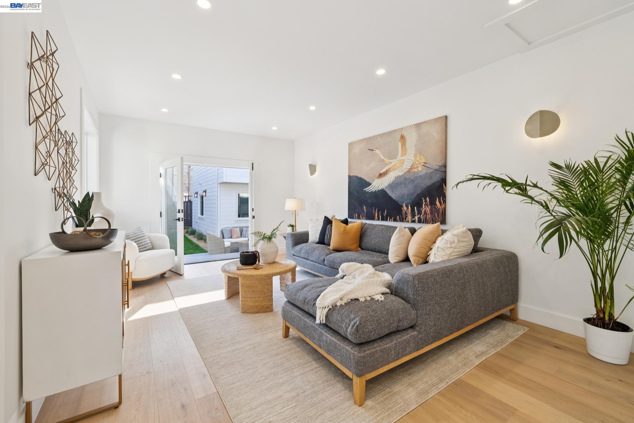 Detail Gallery Image 21 of 59 For 3031 Wheeler Street, Berkeley,  CA 94705 - 6 Beds | 5/2 Baths