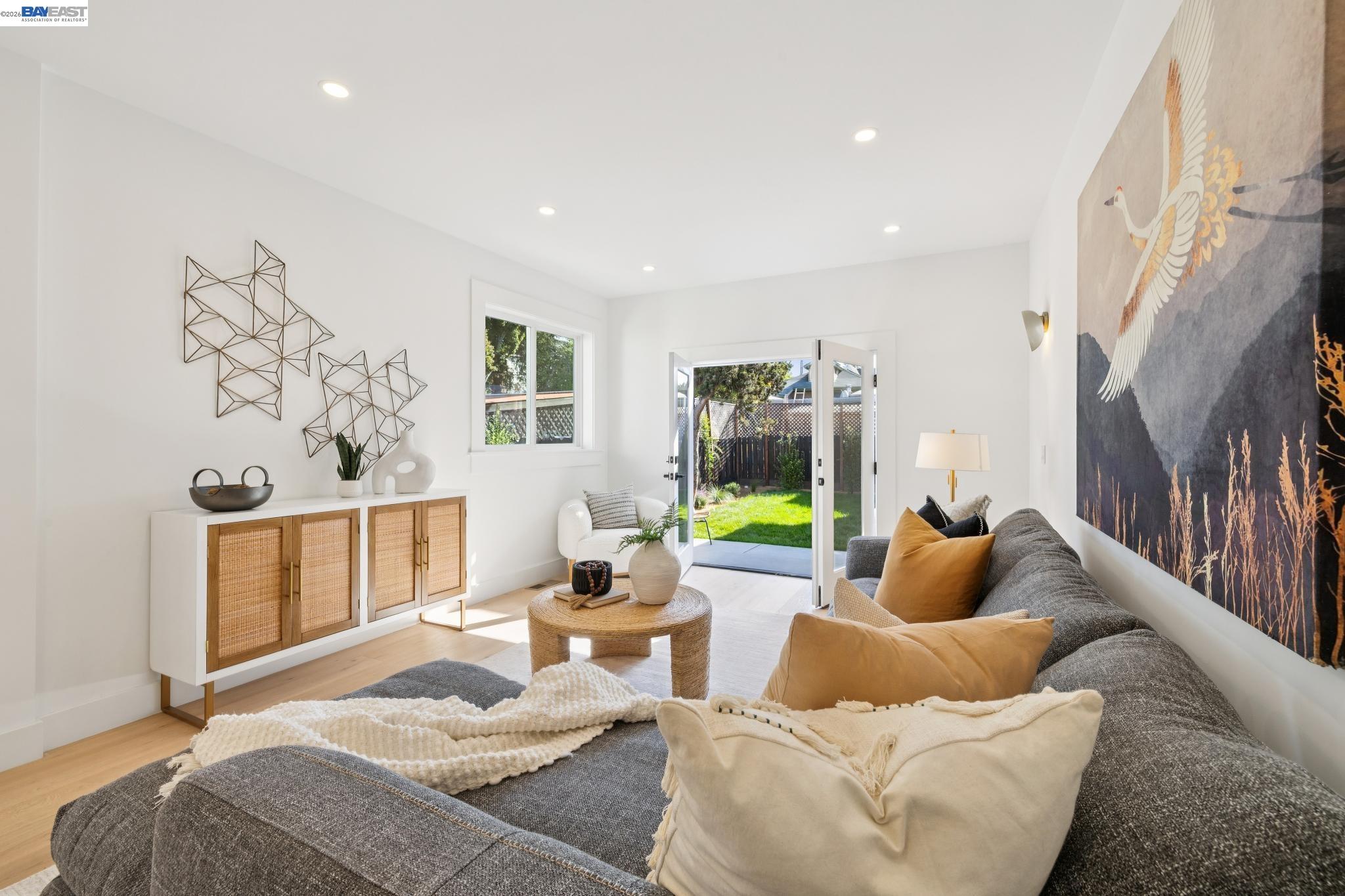 Detail Gallery Image 22 of 59 For 3031 Wheeler Street, Berkeley,  CA 94705 - 6 Beds | 5/2 Baths