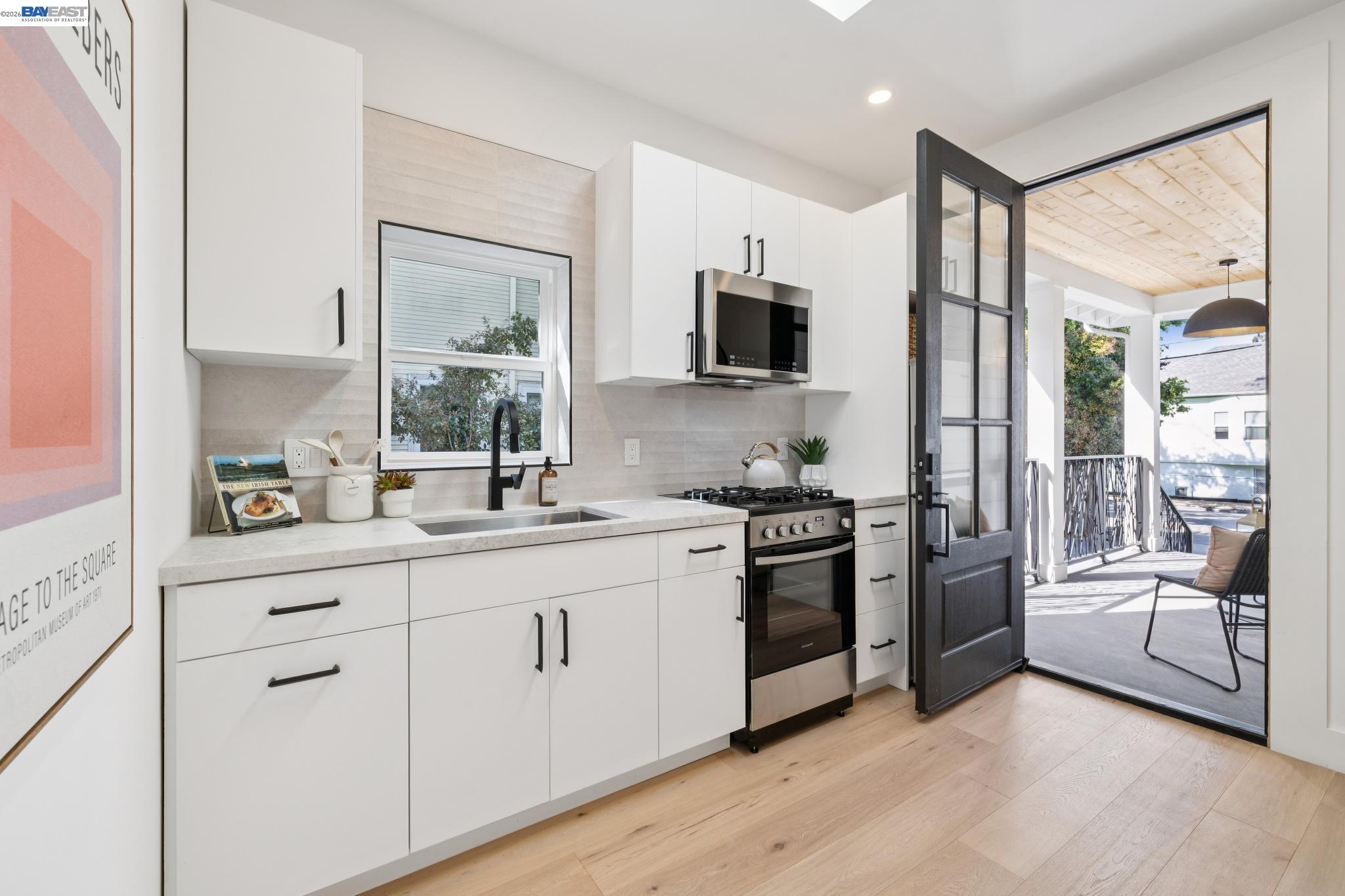 Detail Gallery Image 40 of 59 For 3031 Wheeler Street, Berkeley,  CA 94705 - 6 Beds | 5/2 Baths