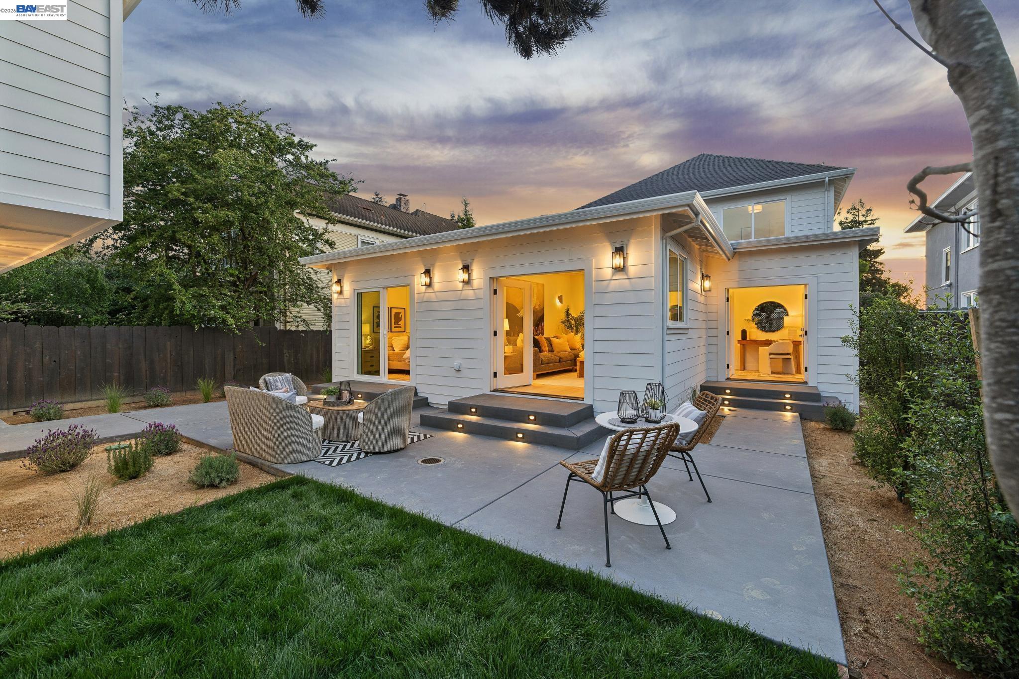 Detail Gallery Image 6 of 59 For 3031 Wheeler Street, Berkeley,  CA 94705 - 6 Beds | 5/2 Baths