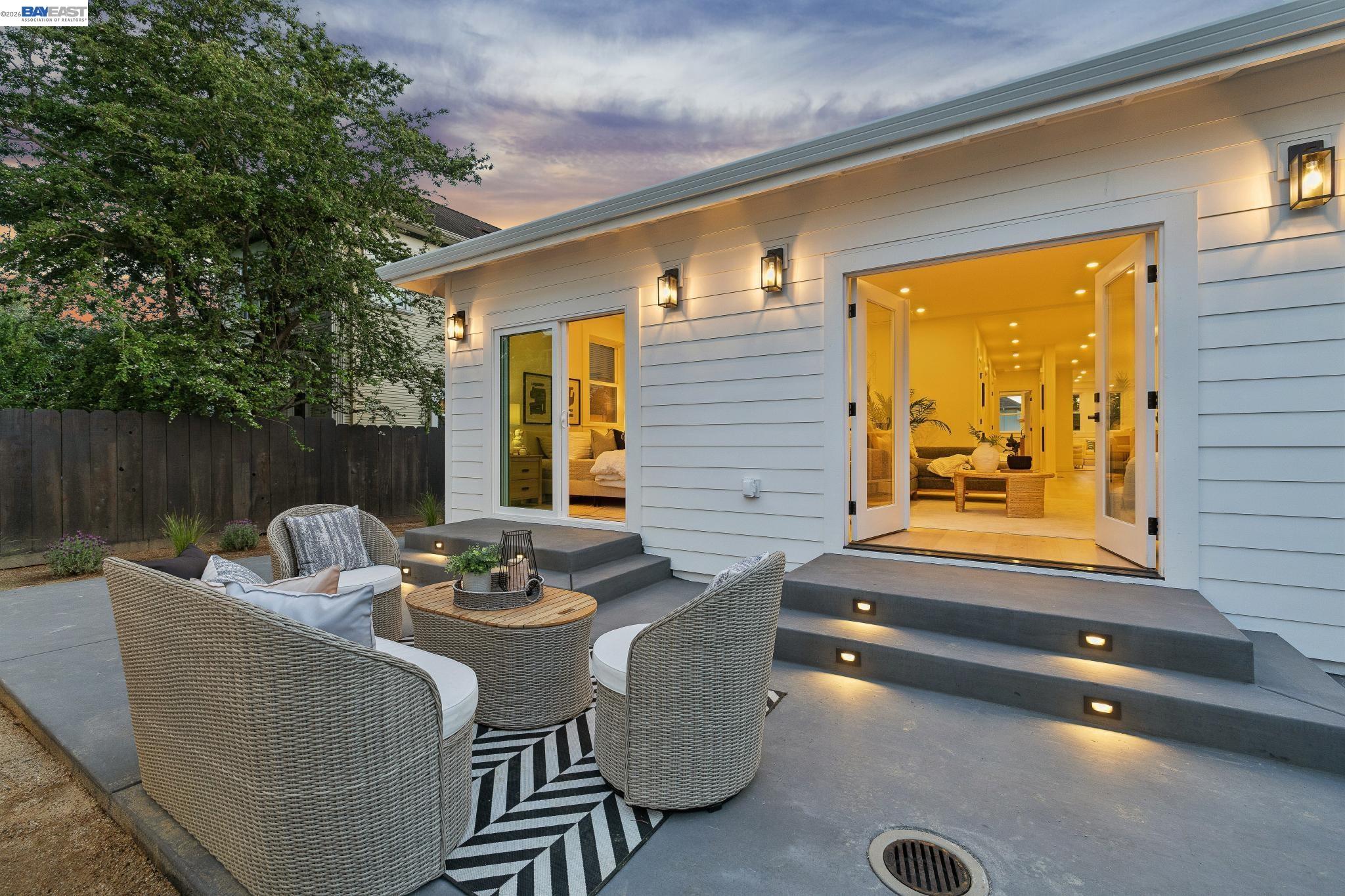 Detail Gallery Image 58 of 59 For 3031 Wheeler Street, Berkeley,  CA 94705 - 6 Beds | 5/2 Baths