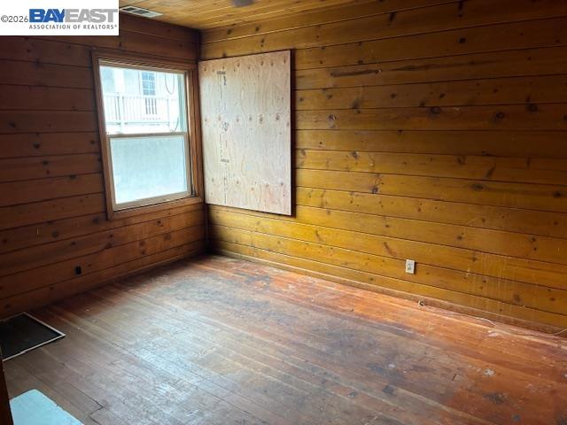 Detail Gallery Image 9 of 14 For 5614 Sandmound Blvd, Oakley,  CA 94561 - 3 Beds | 2 Baths